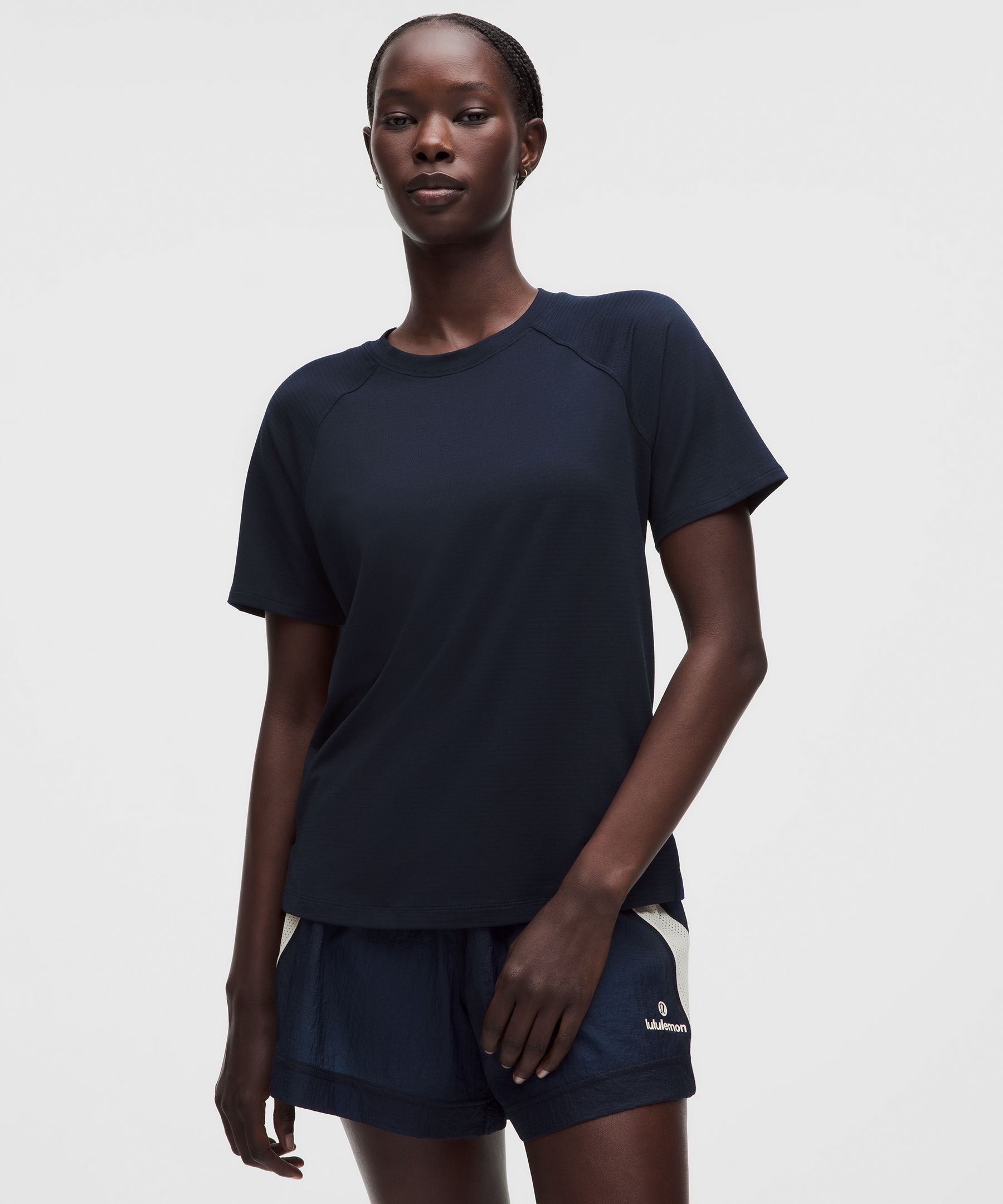 lululemon – Women’s License to Train Classic-Fit T-Shirt – Color Blue – Size 4