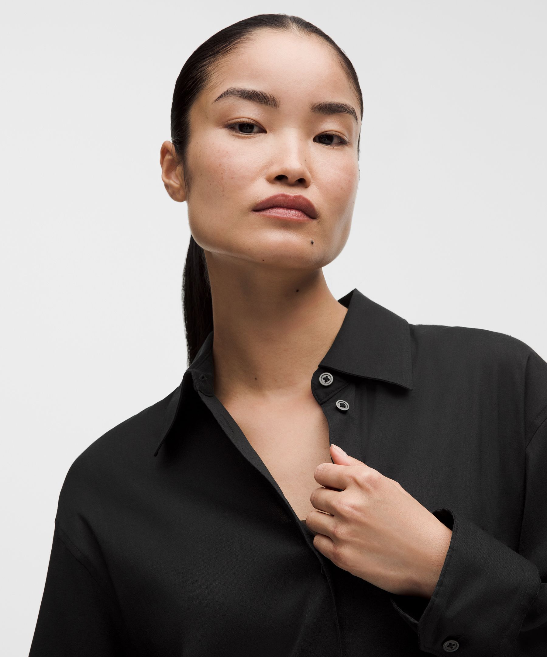 Chemise LuluLinen d&eacute;contract&eacute;e &agrave; manches longues