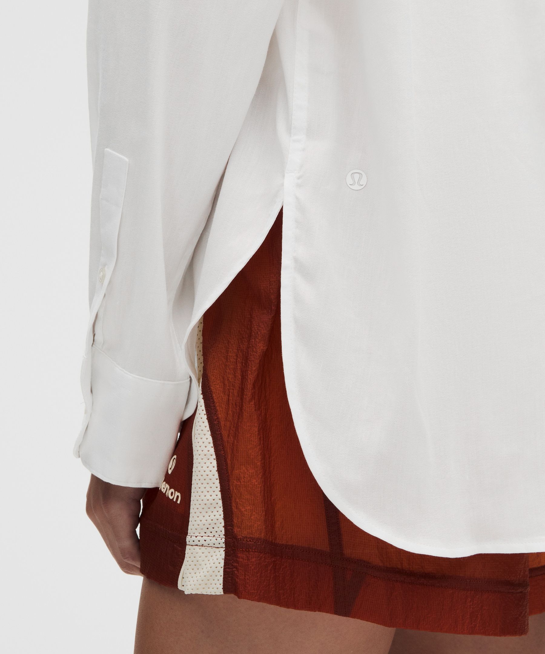 Chemise LuluLinen d&eacute;contract&eacute;e &agrave; manches longues