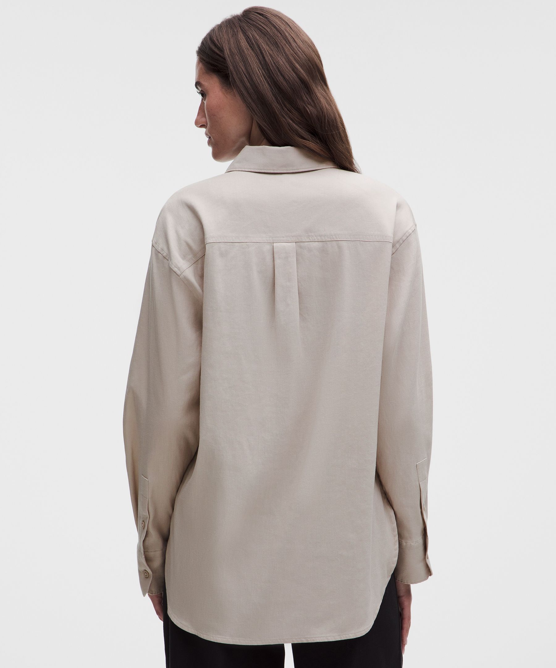 Chemise LuluLinen d&eacute;contract&eacute;e &agrave; manches longues