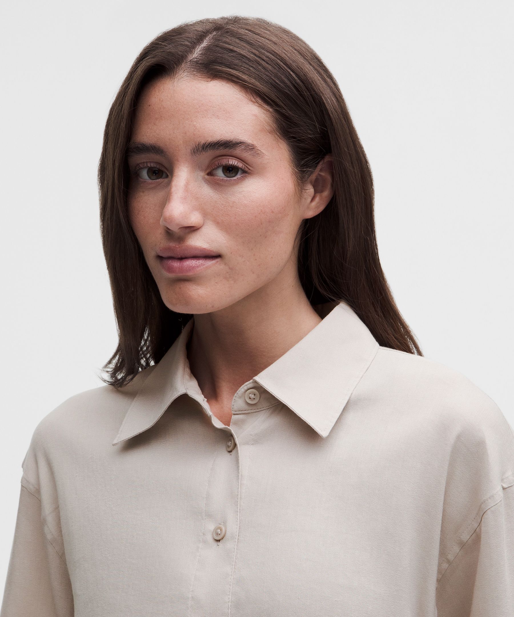 Chemise LuluLinen d&eacute;contract&eacute;e &agrave; manches longues