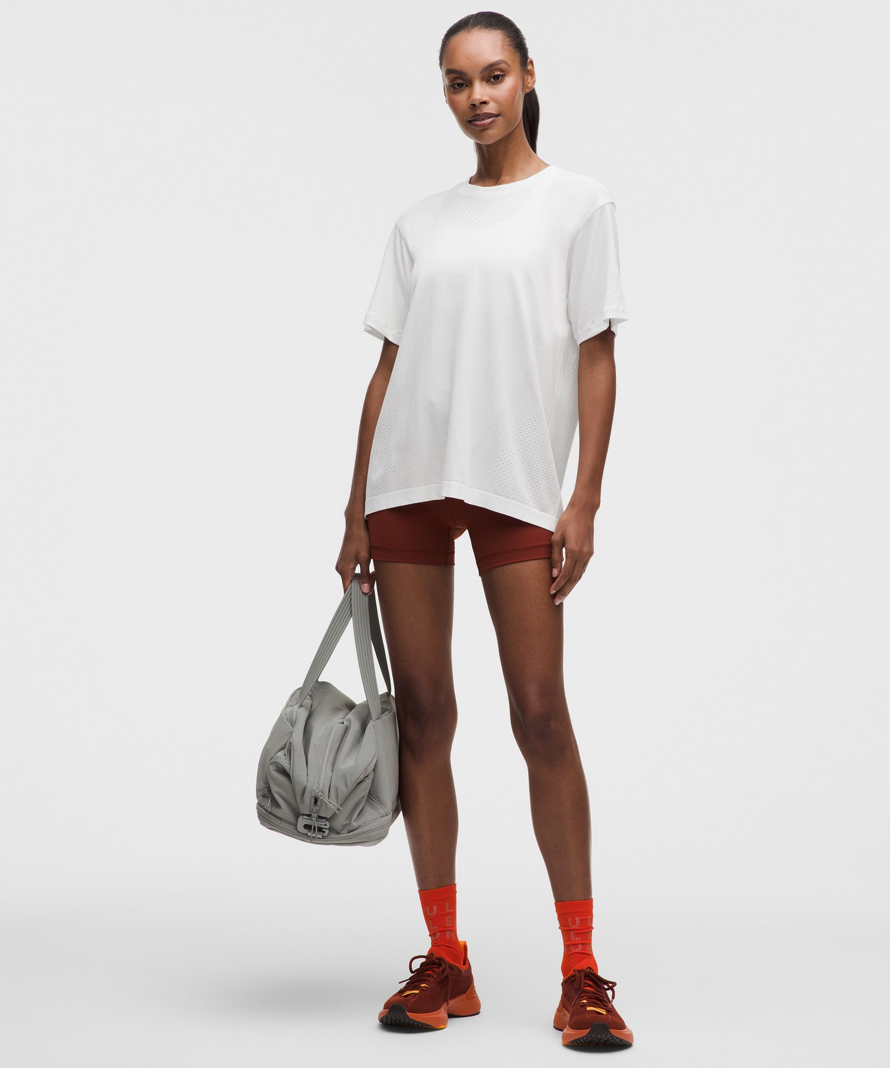 T-shirt Swiftly Relaxed longueur hanche *Logo
