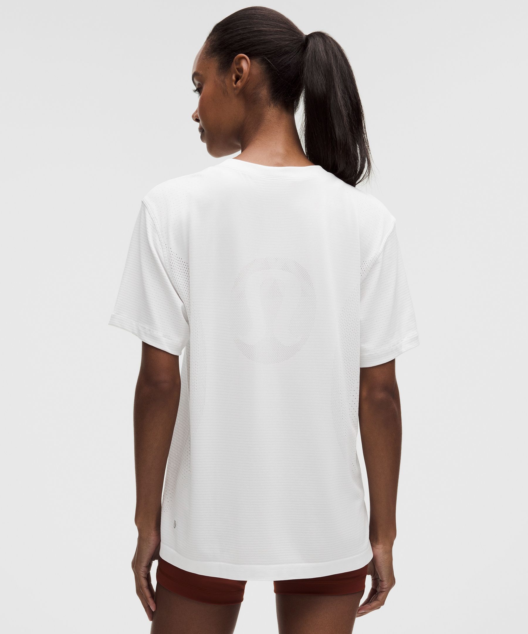 T-shirt Swiftly Relaxed longueur hanche *Logo