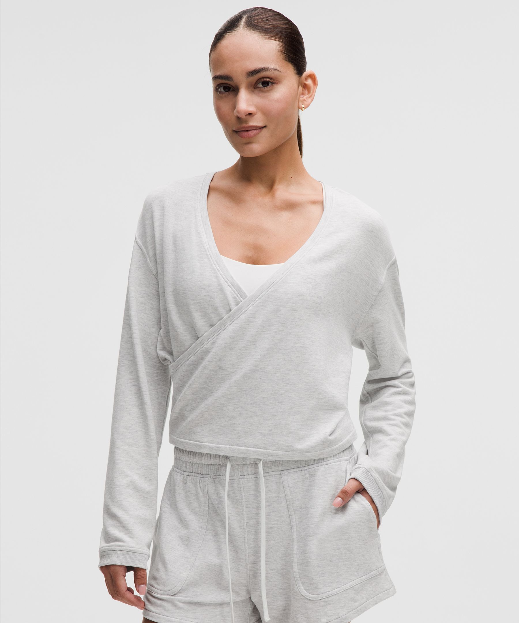 新品- ルルレモンBeCalm オーバーサイズ ボートネック長袖シャツM