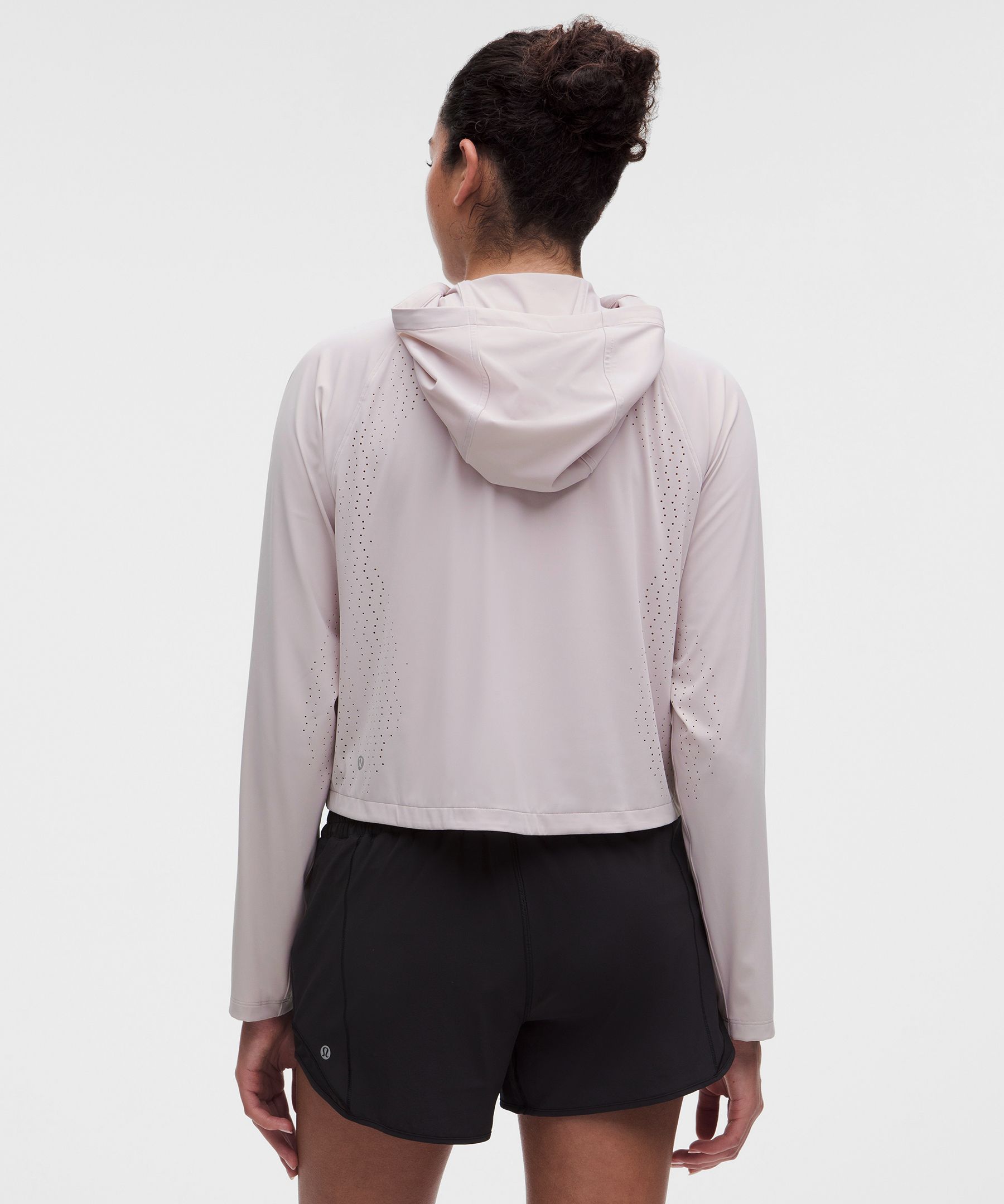Sleek Perforated 跑步外套