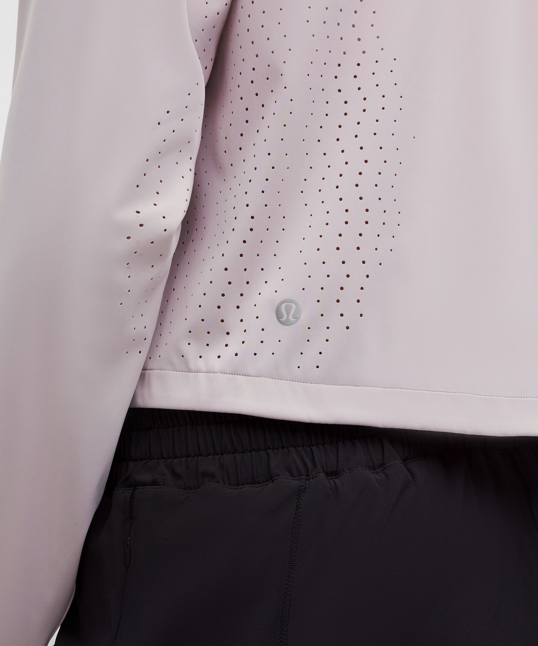 Sleek Perforated 跑步外套