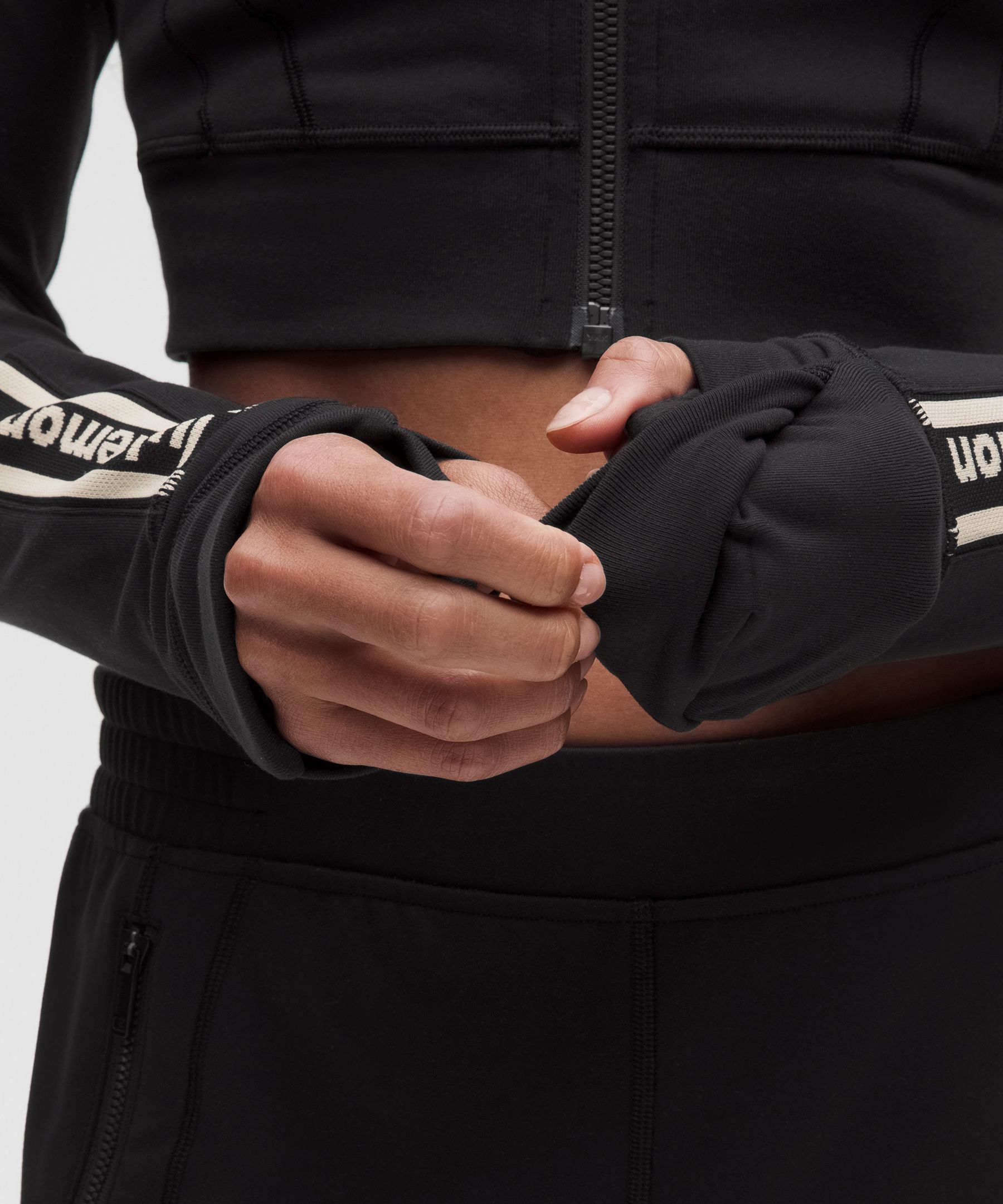 Define Luon Cropped Track Jacket *Wordmark