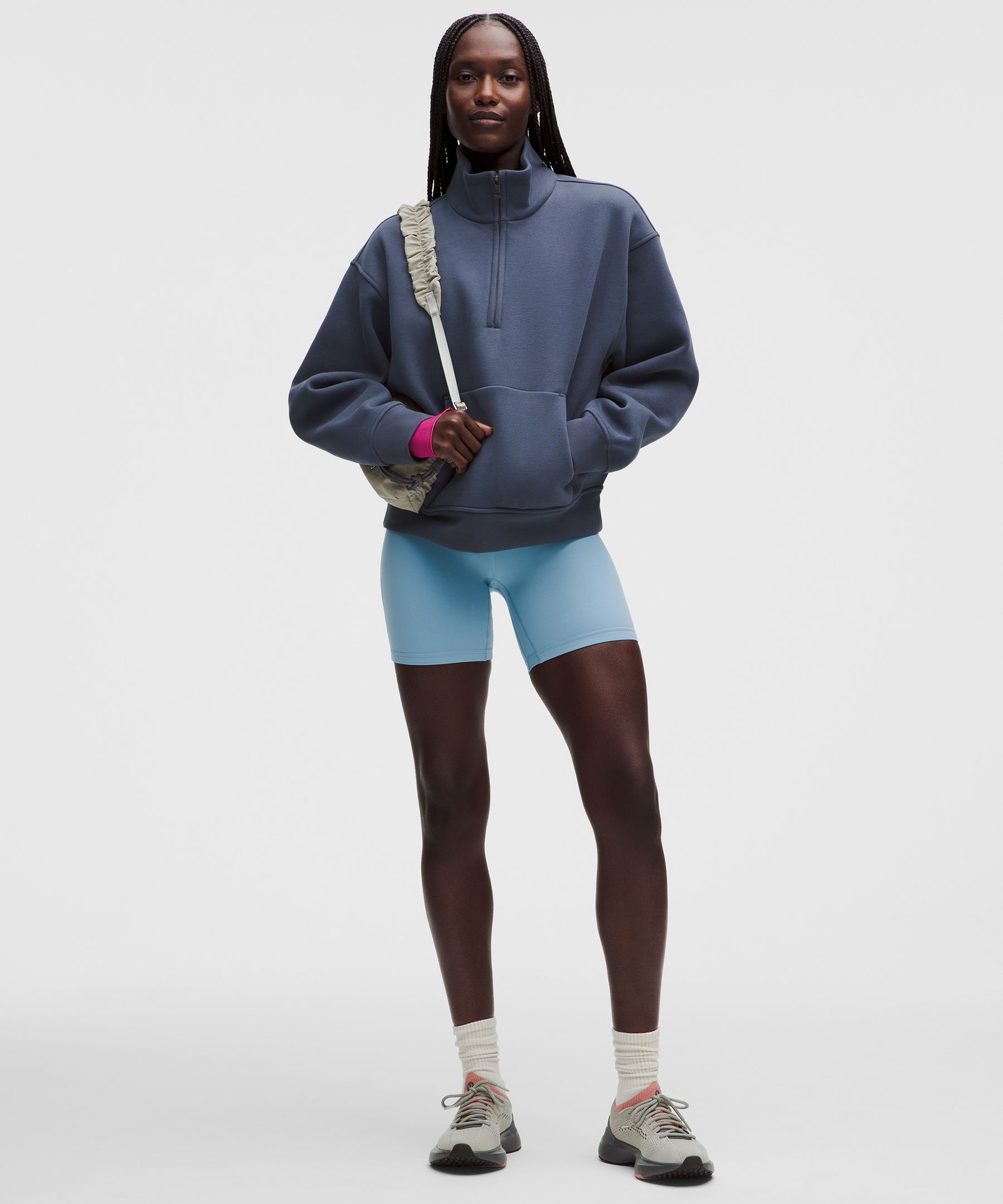 Sudadera Steady State de SuperLoft con cuello tipo funnel y medio cierre para mujer
