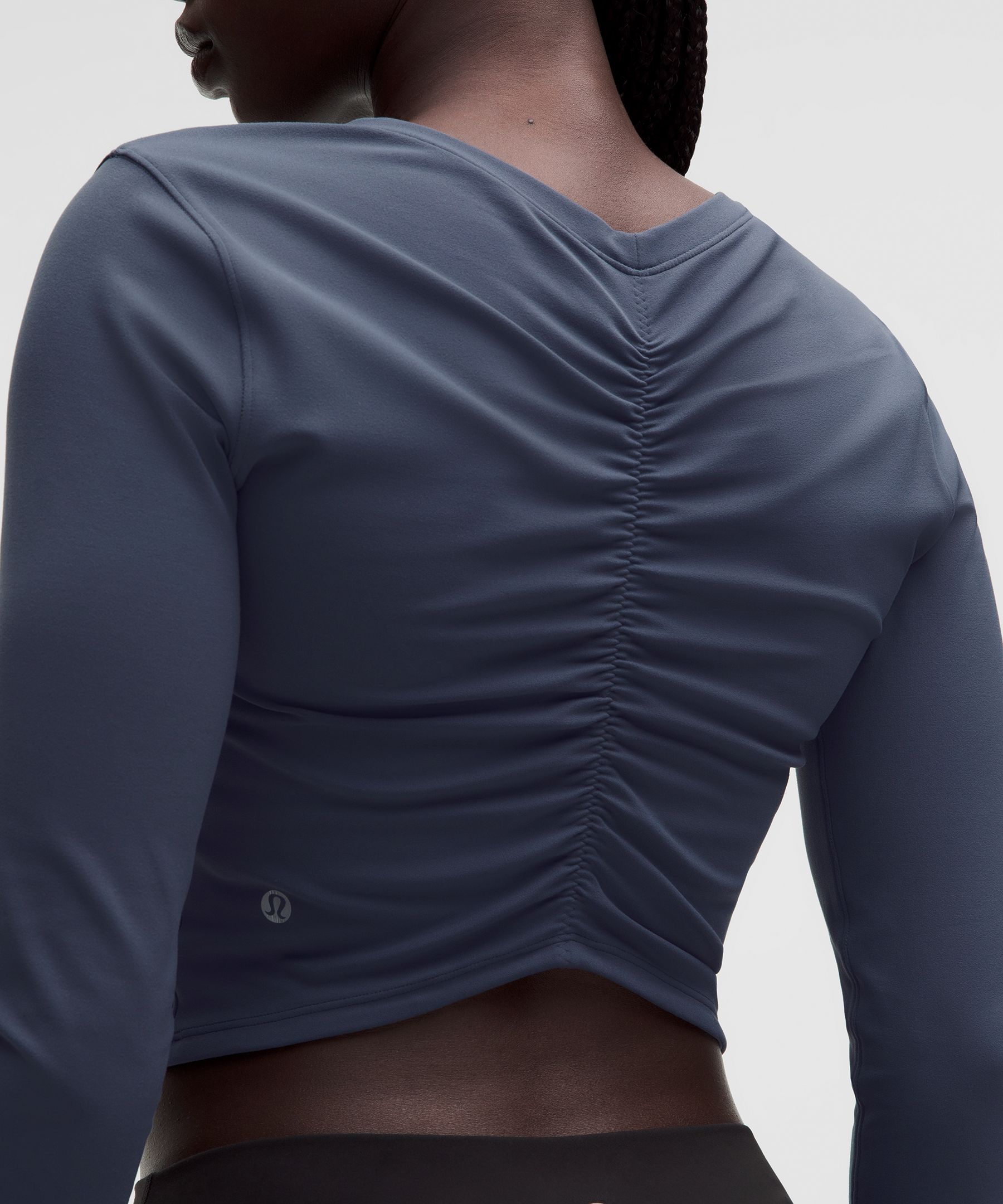 Camiseta de manga larga fruncida con cuello de pico All It Takes