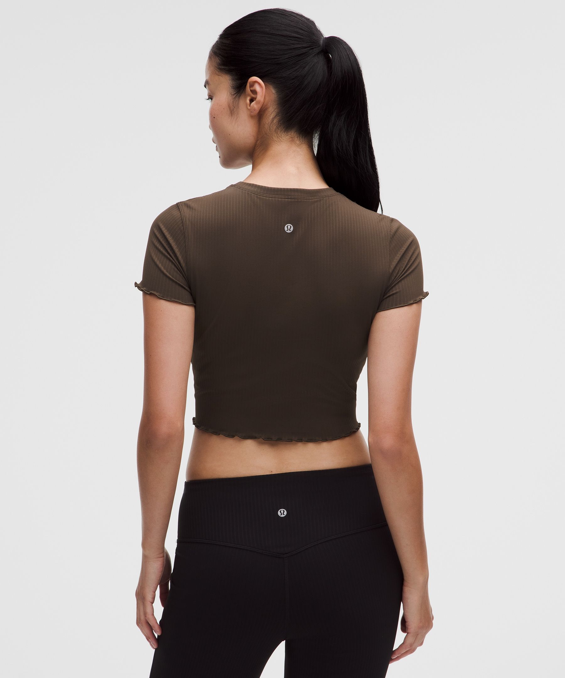 Baby tee lululemon Align&trade; &agrave; ourlet ondul&eacute;
