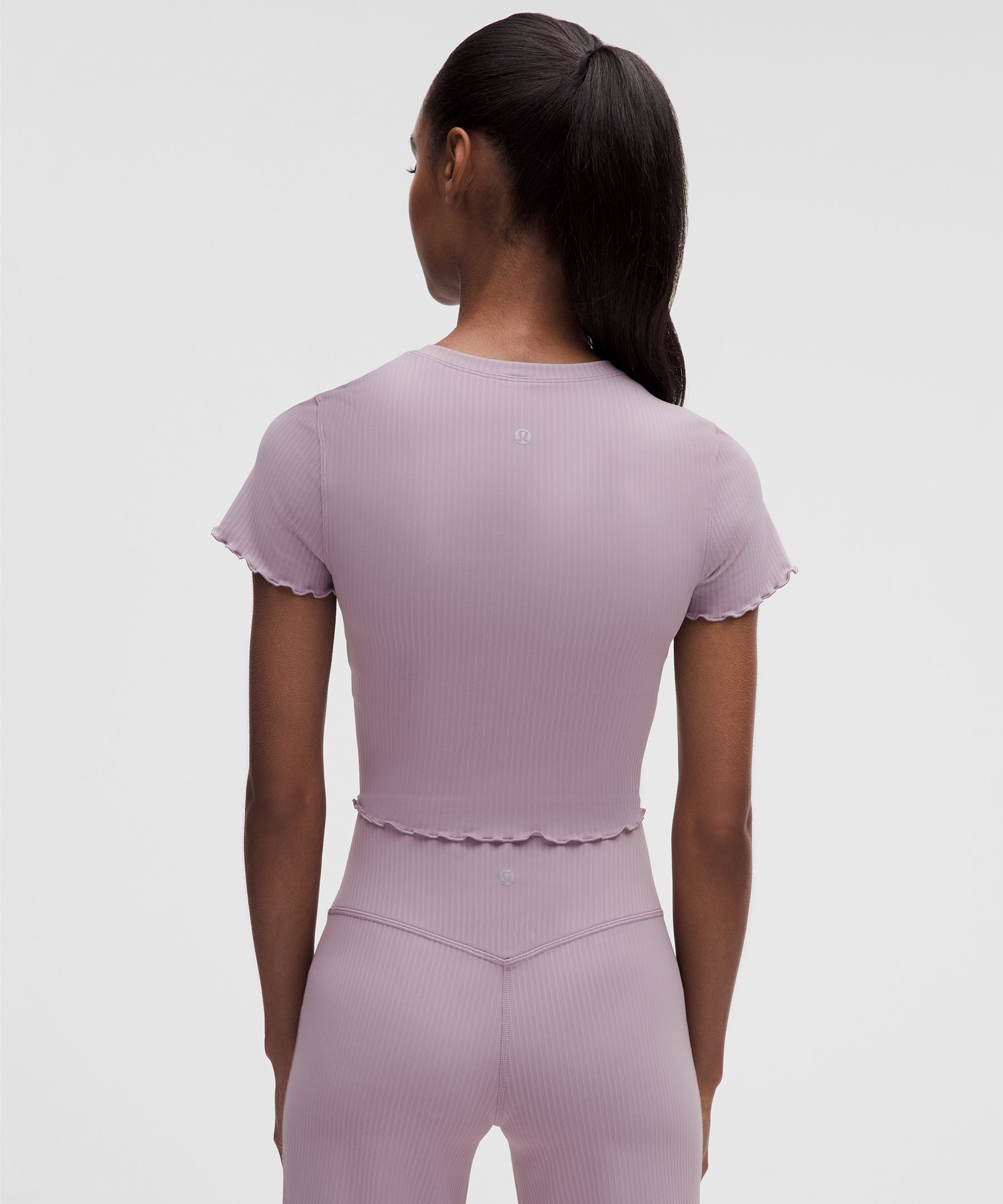 Baby tee lululemon Align&trade; &agrave; ourlet ondul&eacute;
