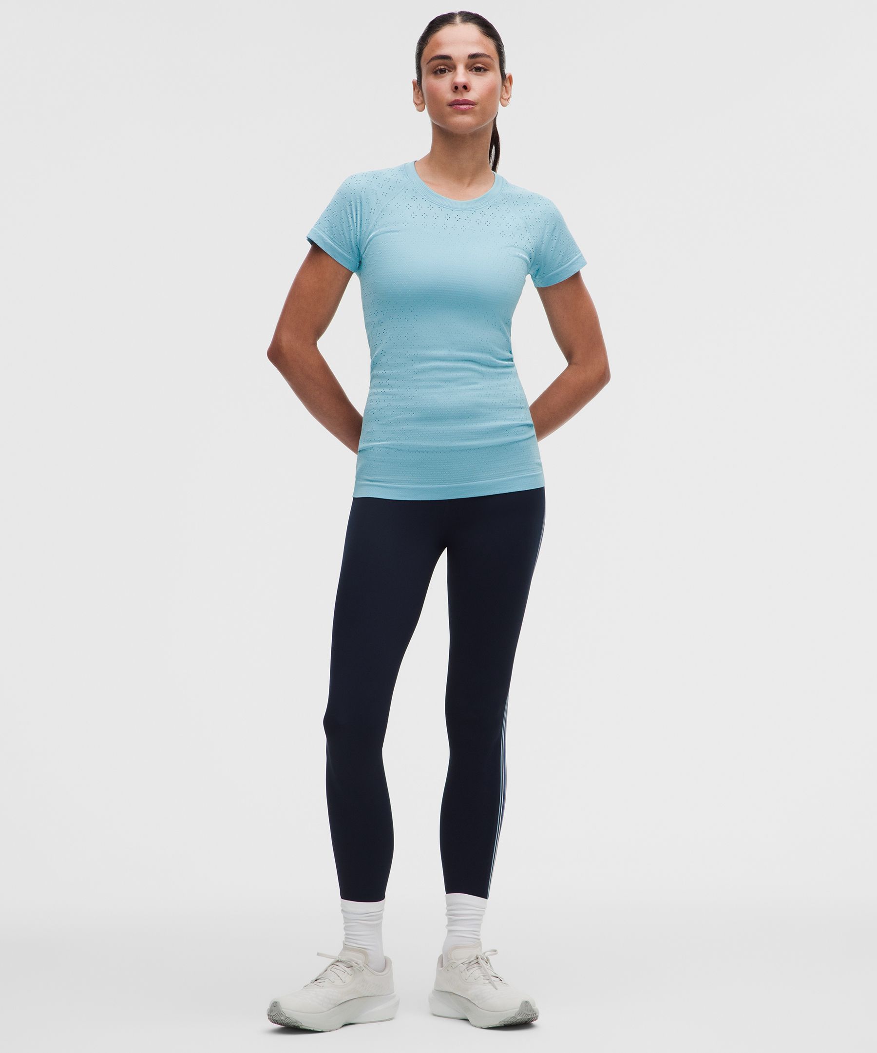 Playera Swiftly Tech 2.0 de manga corta *Largo a la cadera