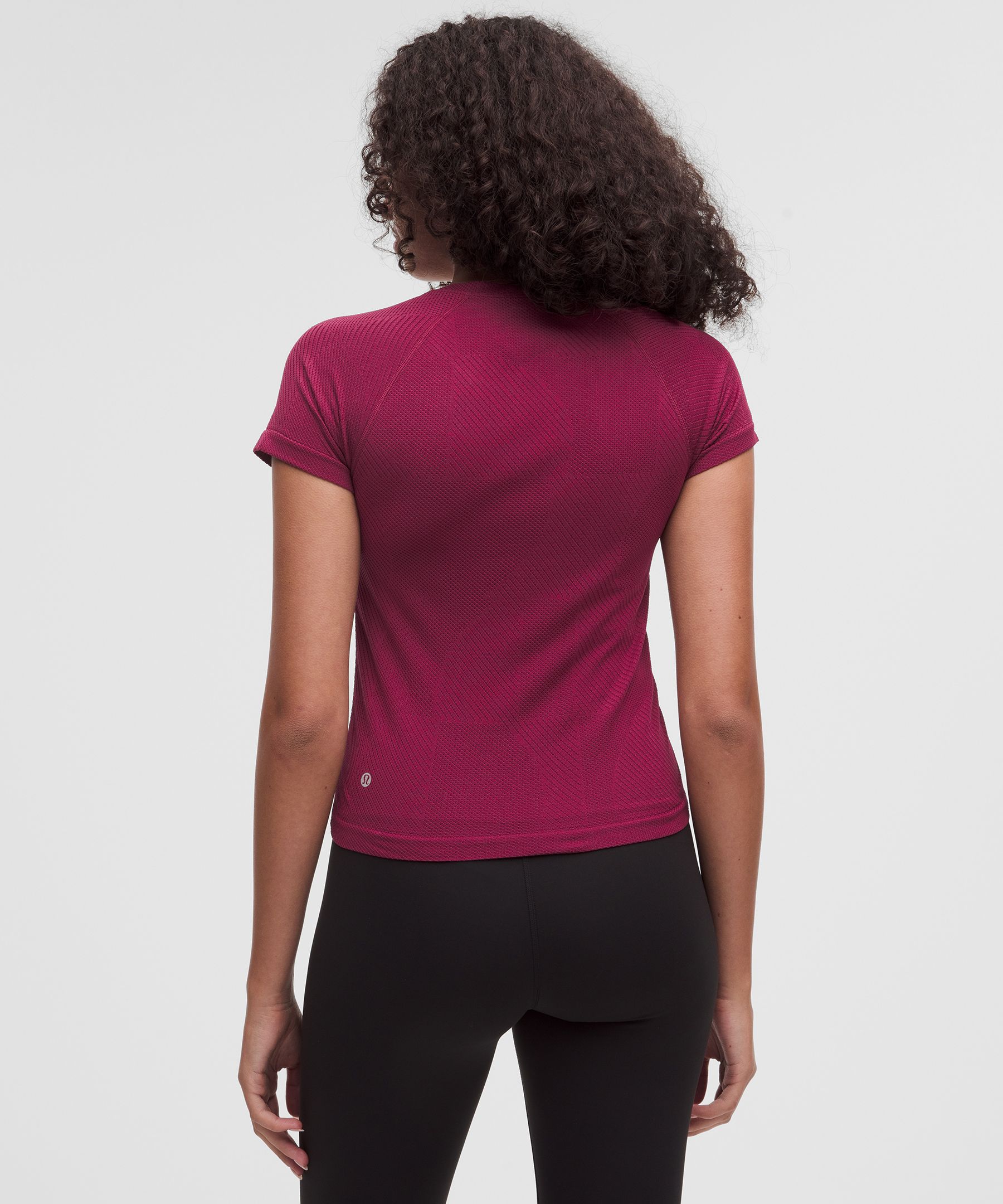 Swiftly Tech Short-Sleeve Shirt 2.0 *Texture Block