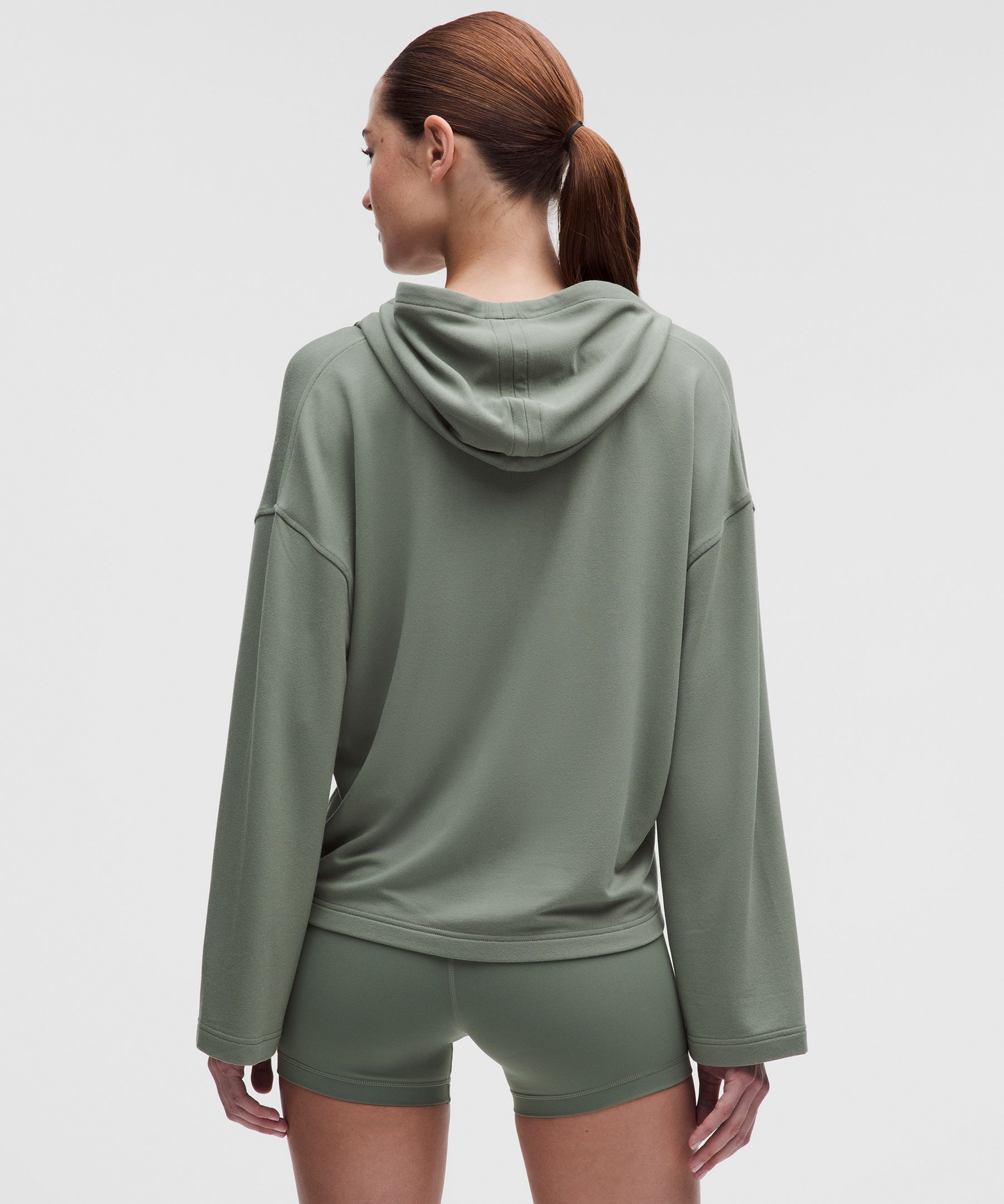 Sweat &agrave; capuche BeCalm &agrave; col en V *Nouveau tissu