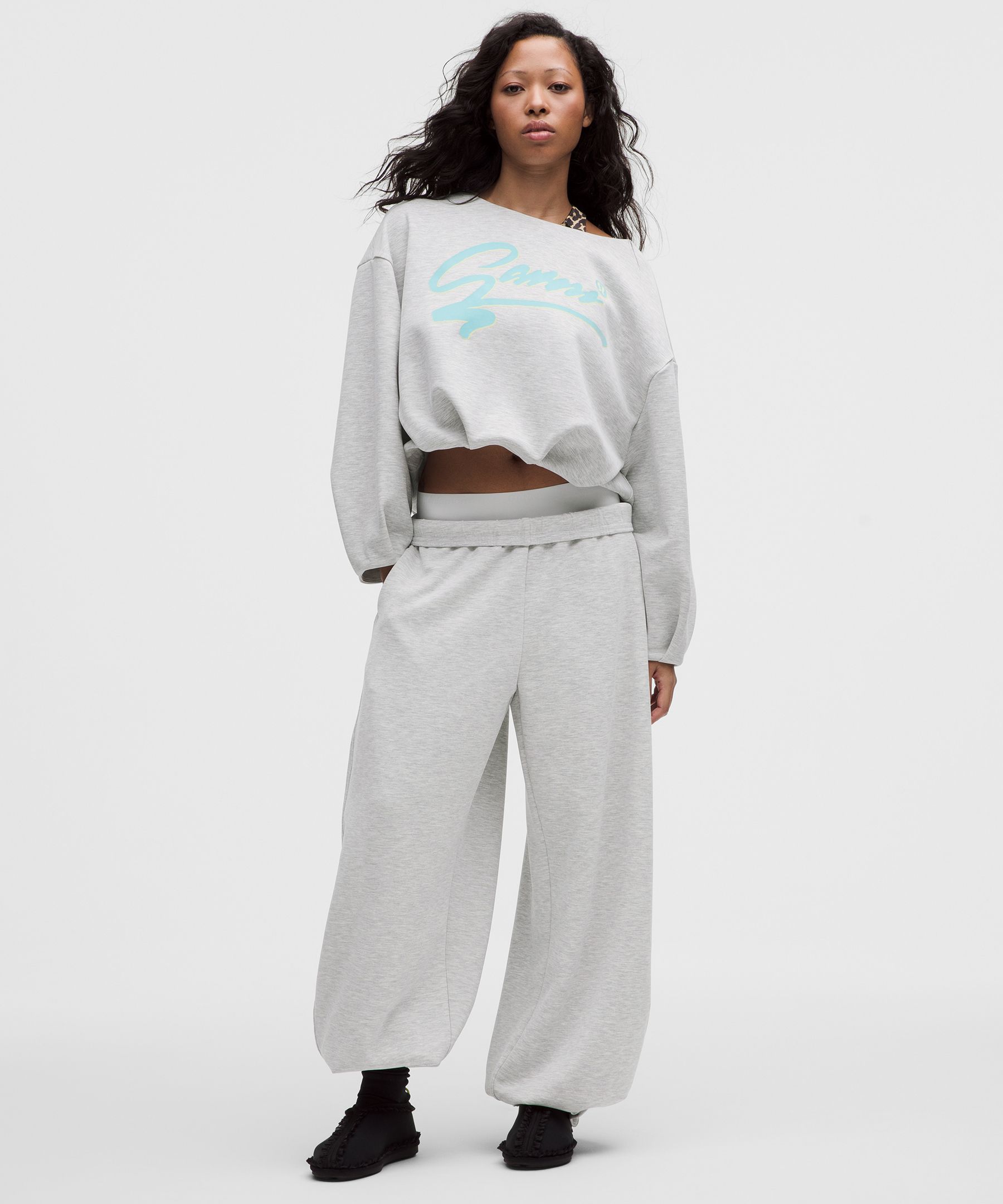L&auml;ssiger und geb&uuml;rsteter GANNI x lululemon Softstreme-Pullover