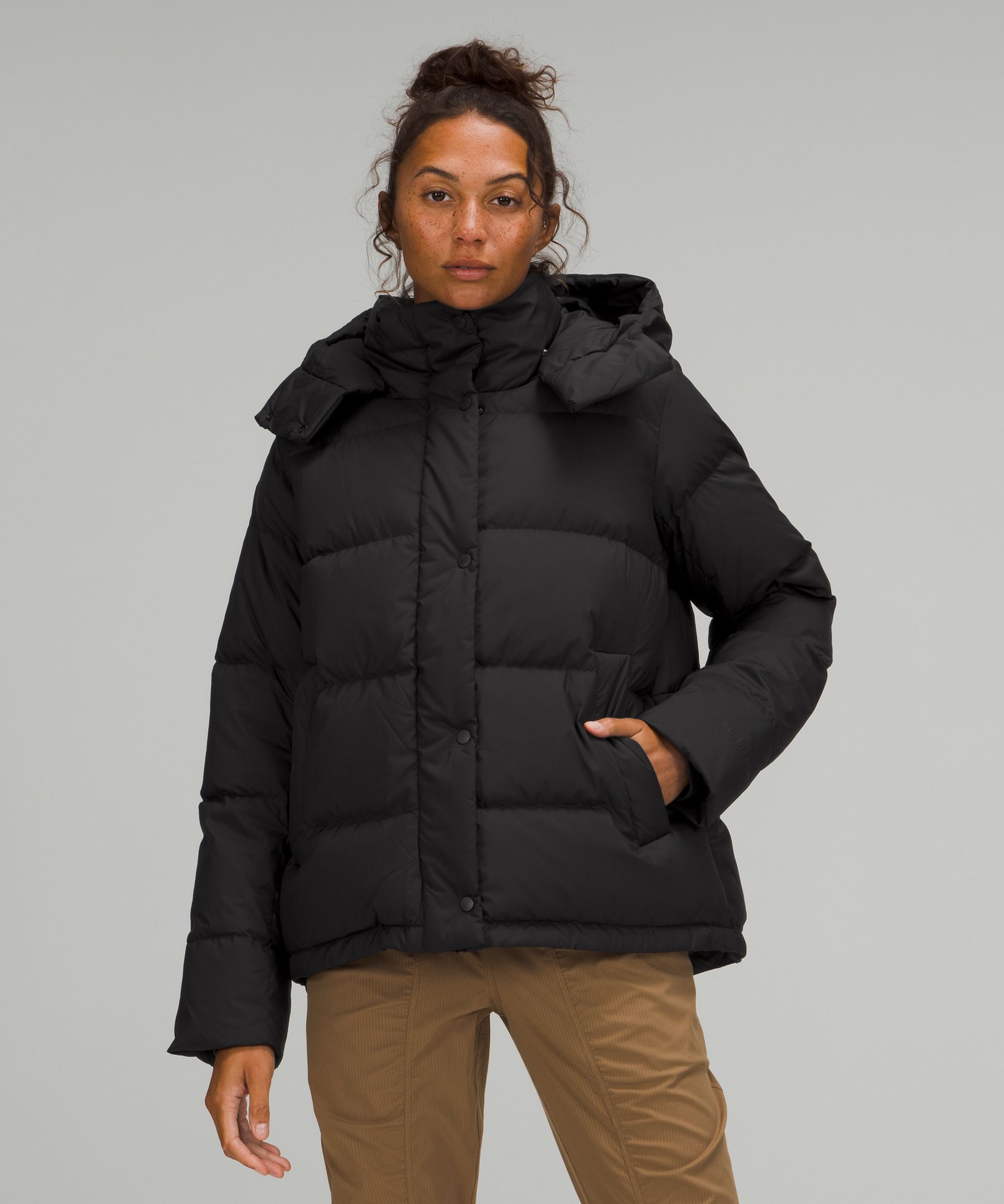 →薄めのパープルカラーですLululemon Wunder Puff Jacket