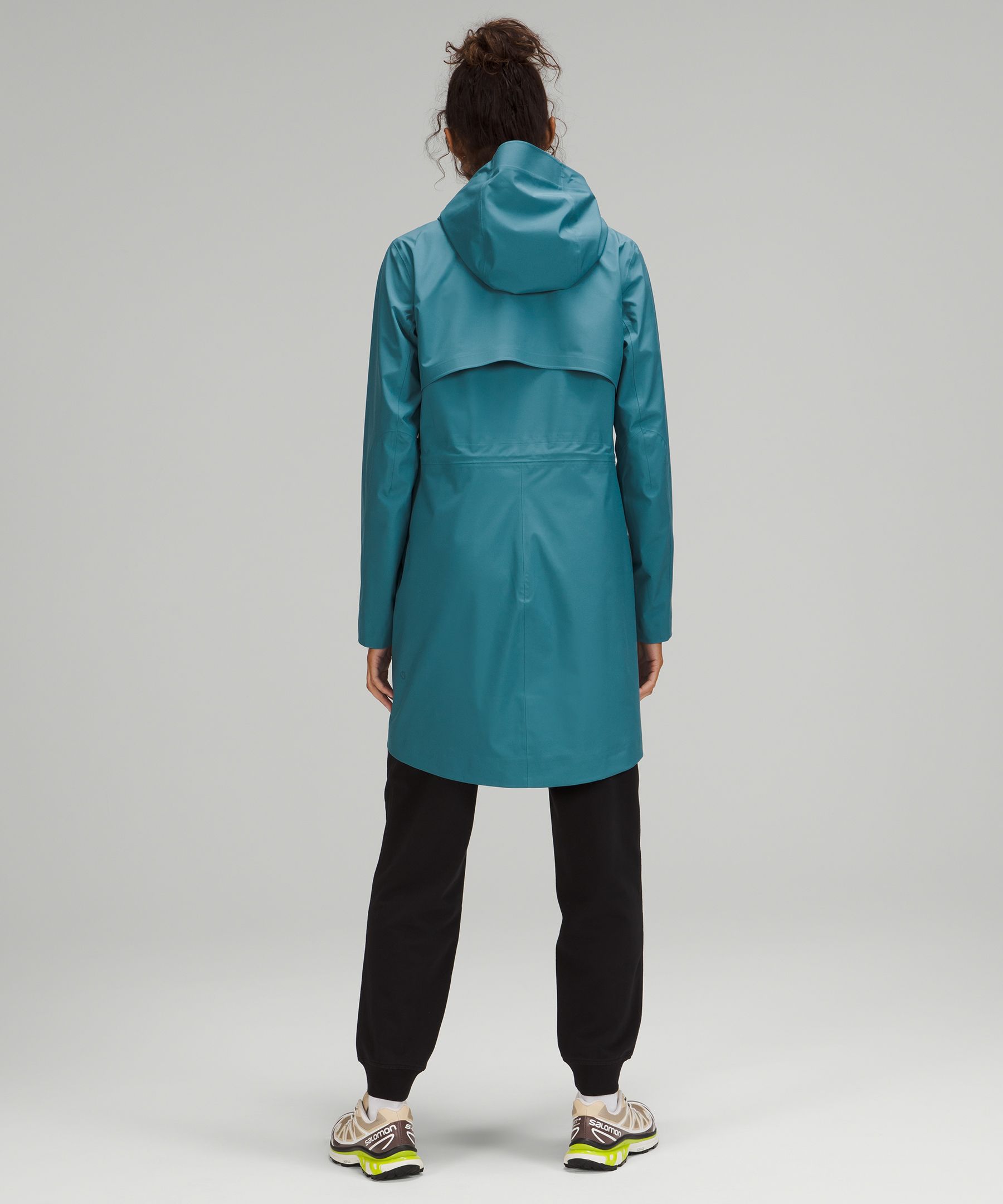 Lululemon rebel store rain jacket