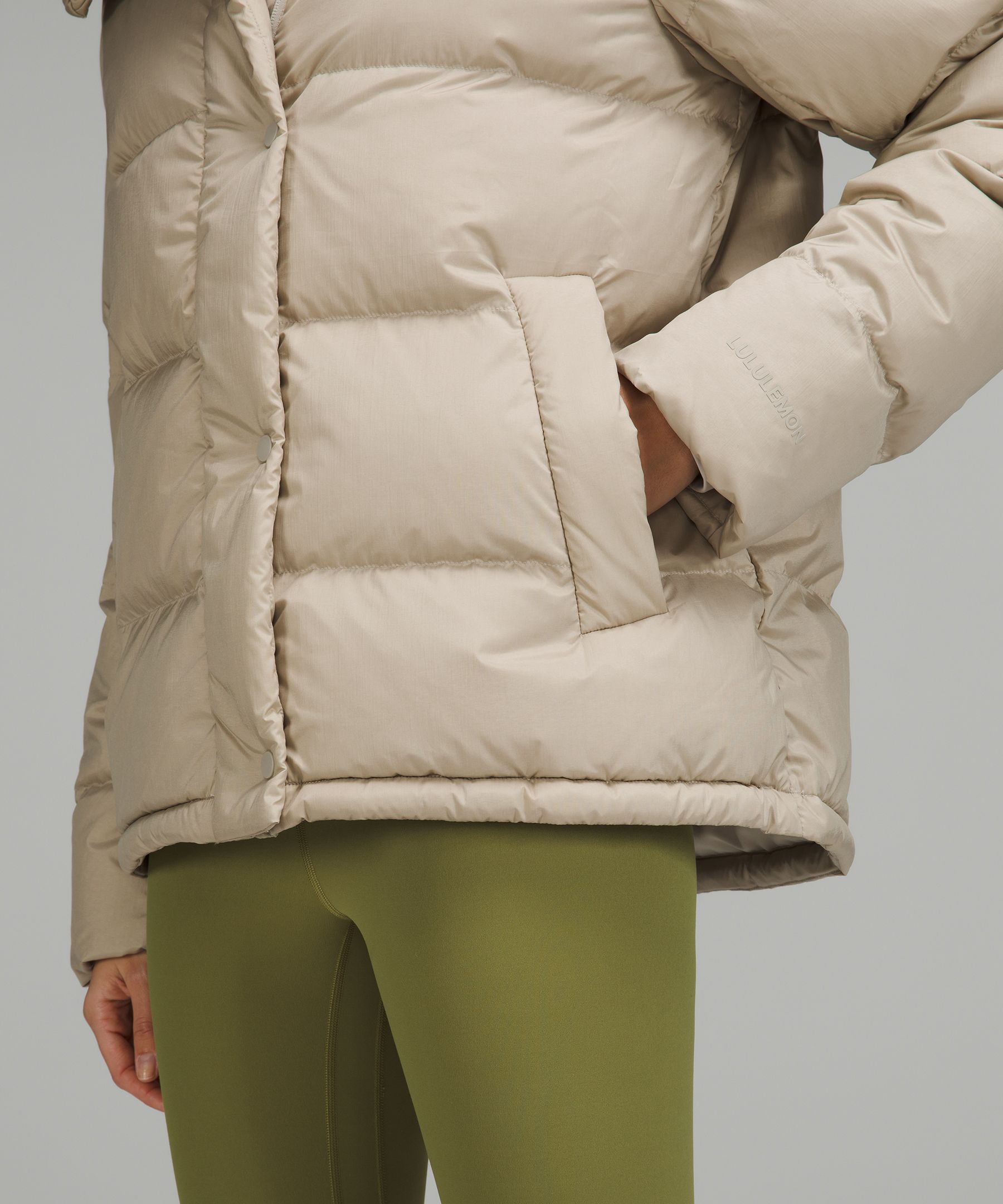 NWT Lululemon Wunder Puff Waist Jacket Warmth Mulled Wine Size 4-LW4BQVC  MLWI