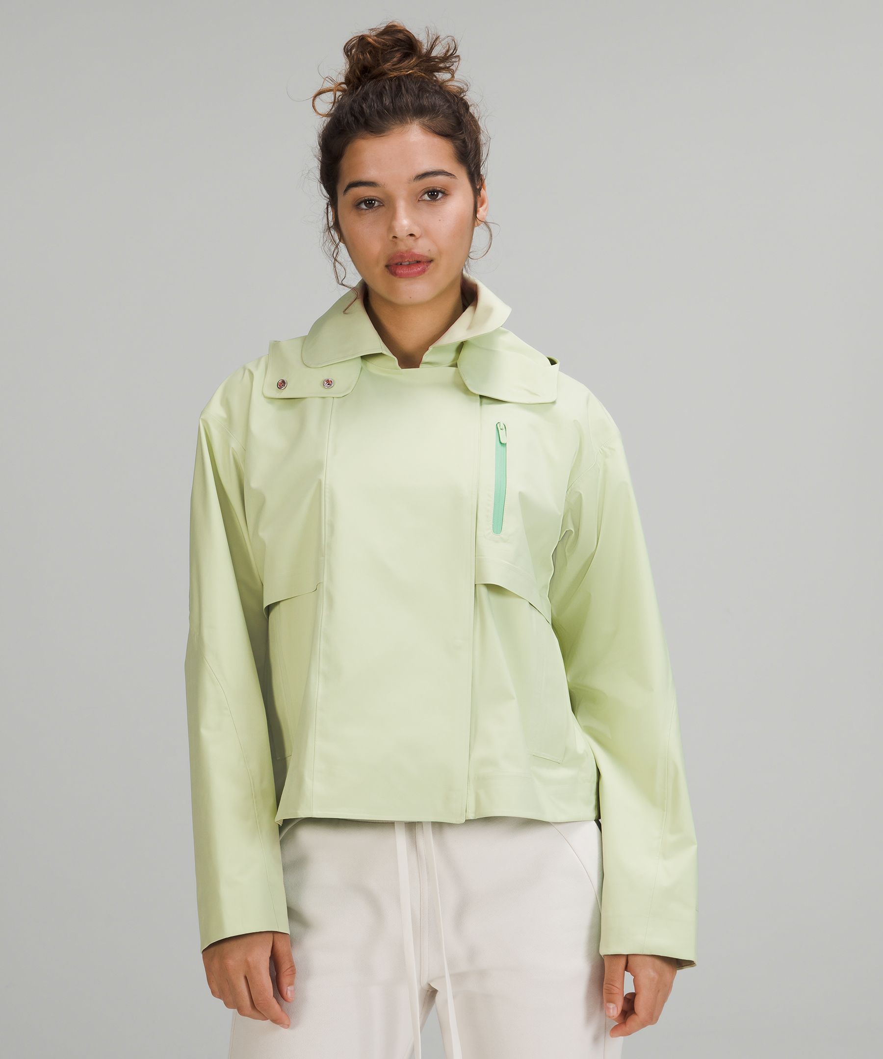 Impermeable trench clearance coat