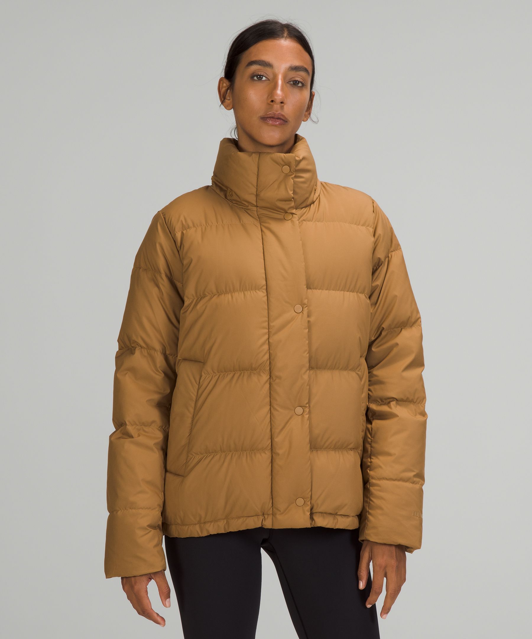 →薄めのパープルカラーですLululemon Wunder Puff Jacket