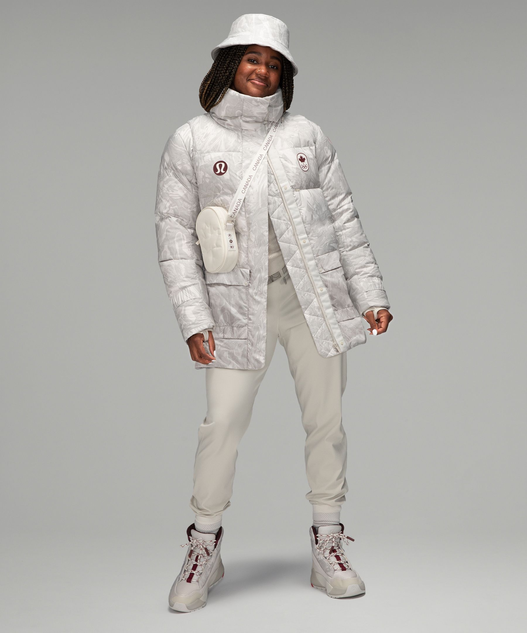 Lululemon Team Canada 22 Women's Down Jacket *COC Logo. 3