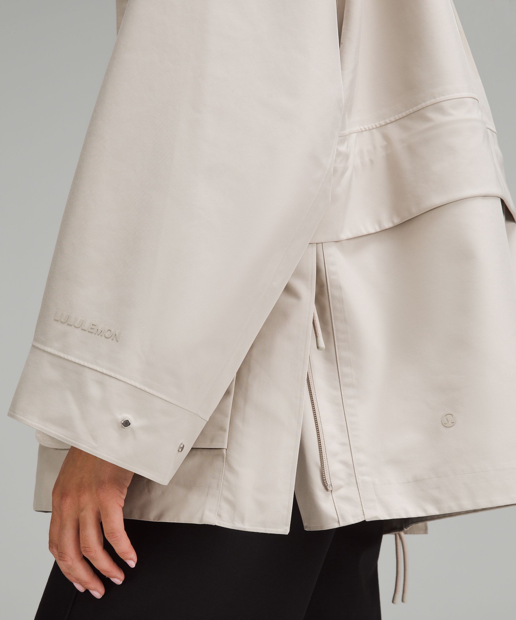 LULULEMON oversized hooded rain jacket for store women