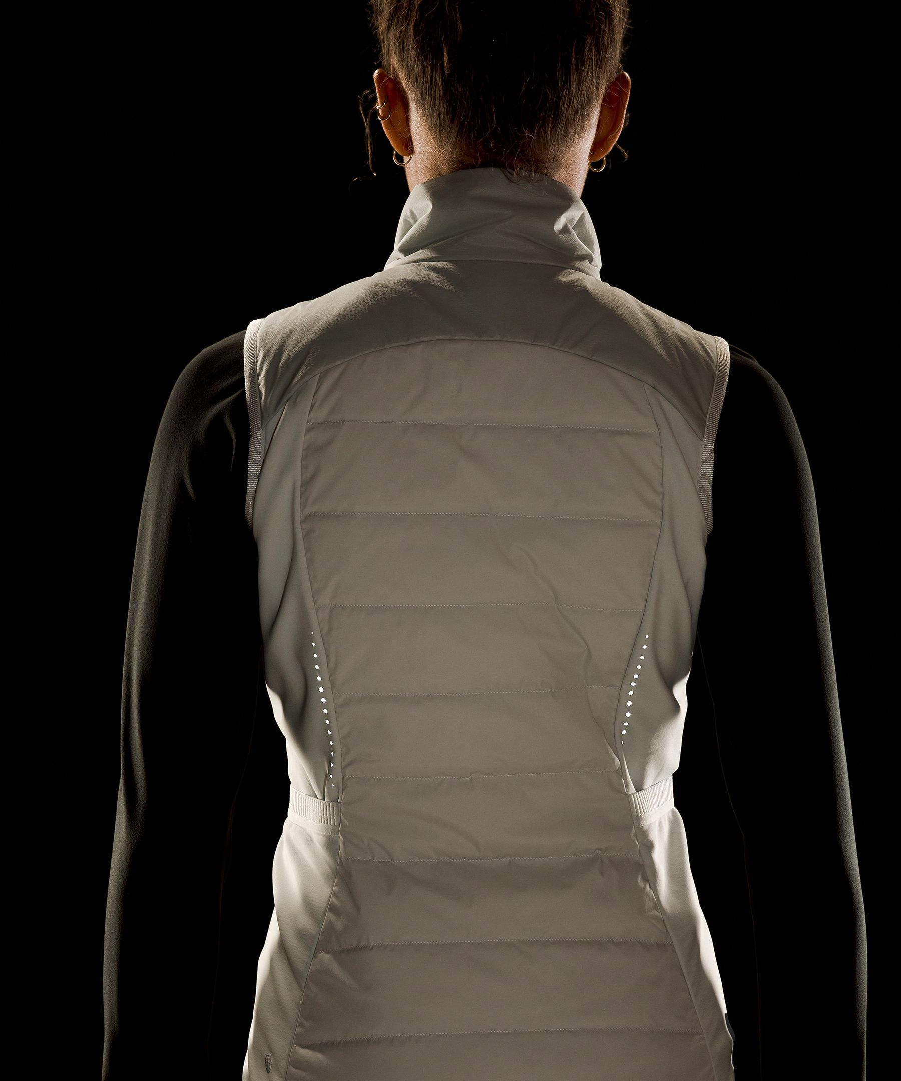 Seventeen！ルルレモン　ノースリーブ ダウンベスト サイズ4 Seventeen！ルルレモン ノースリーブ ダウンベスト サイズ4 中綿ベスト