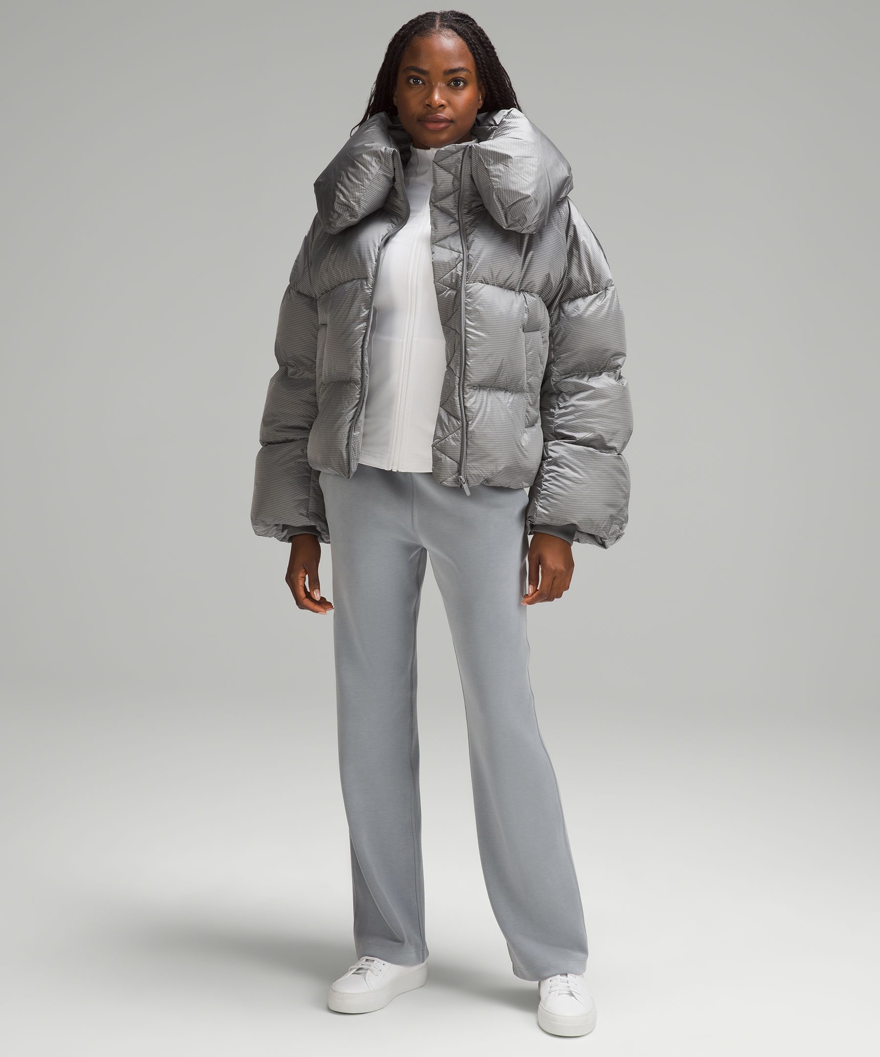 Down jacket (small) // lululemon leggings // winter boots #outerwear  #wintercoats