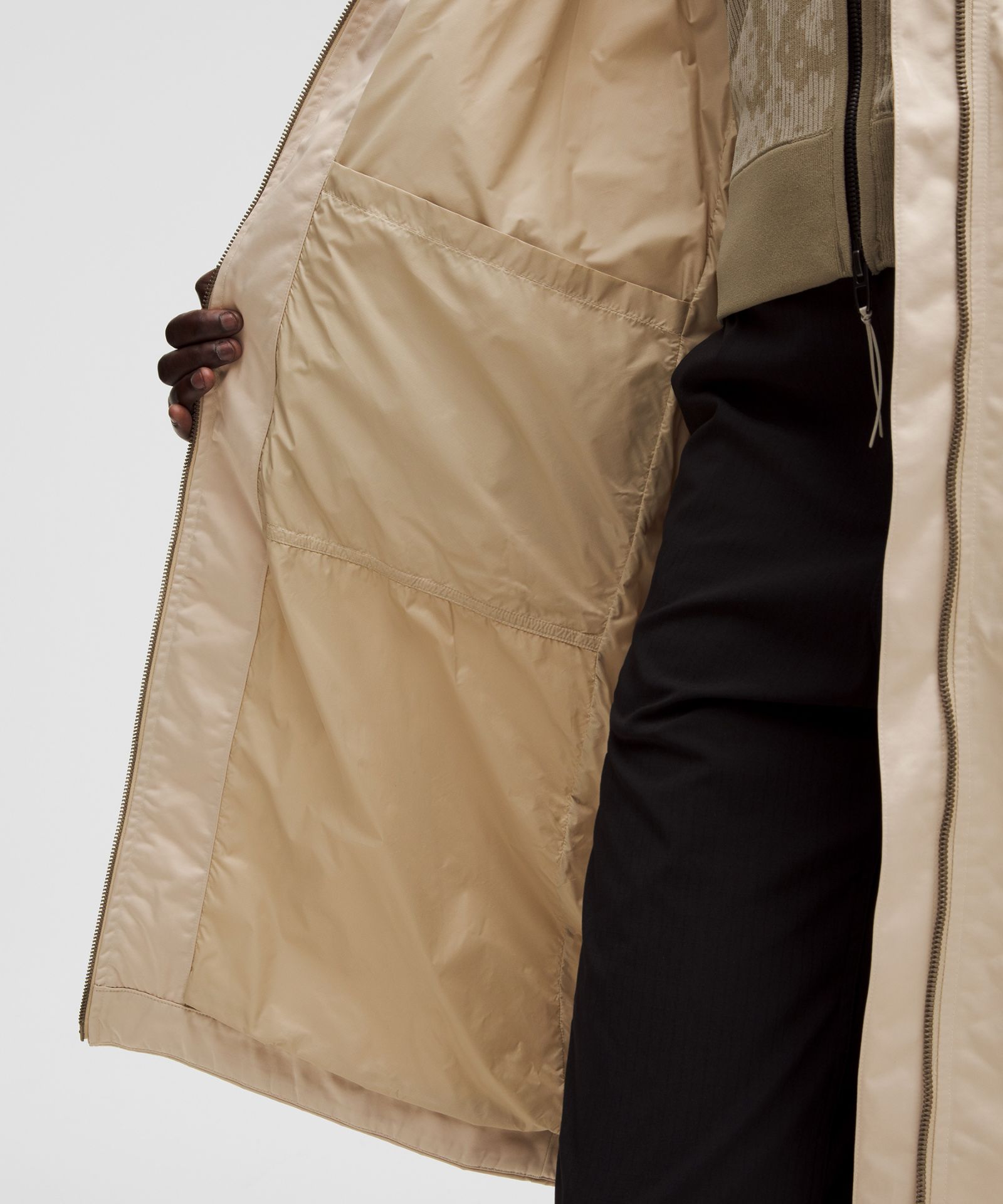 Женские куртки Lululemon Taffeta Removable-Hood Long Jacket *SLNSH Collection — фото 7