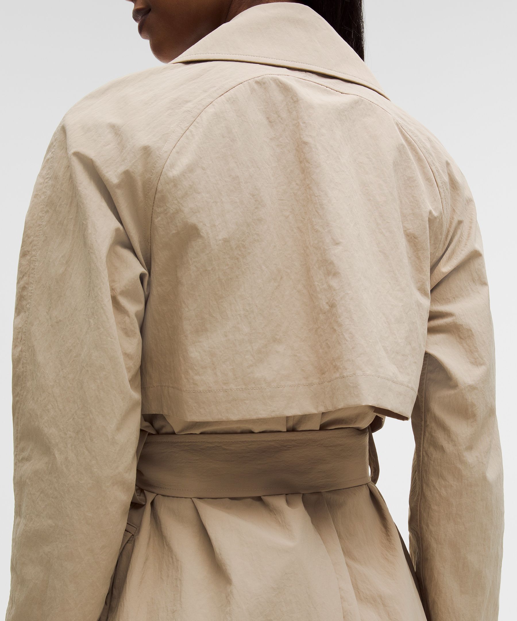 Gabardina de corte cl&aacute;sico