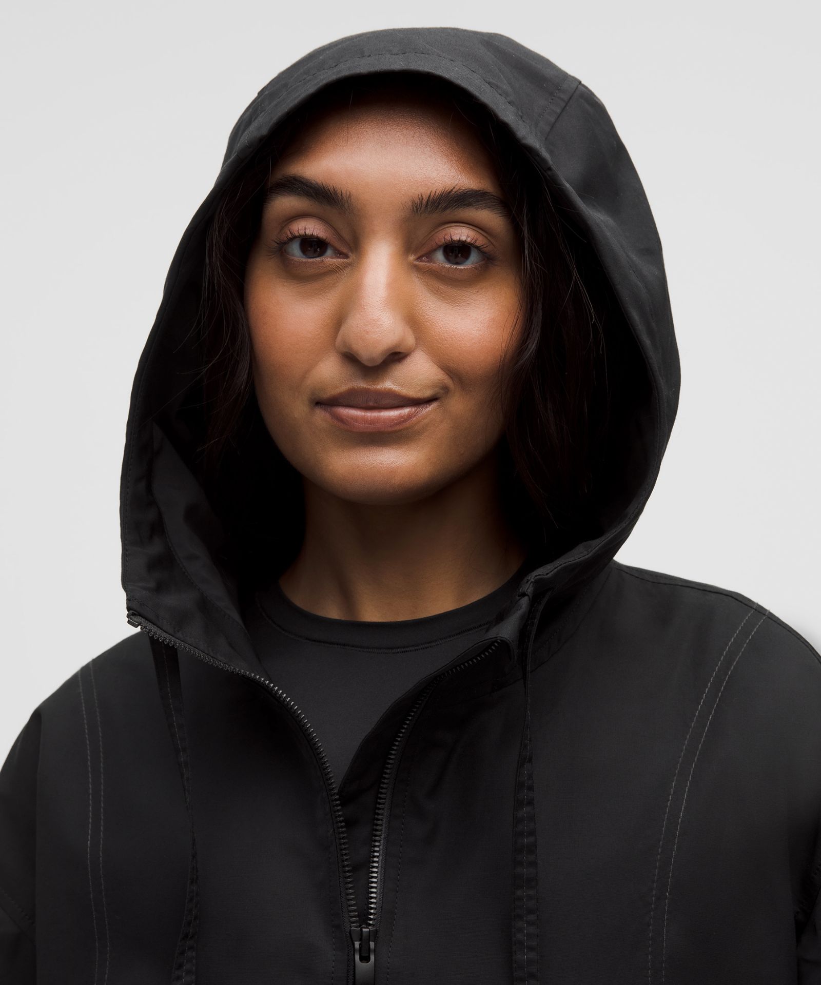 Женская укороченная куртка Lululemon с капюшоном, водоотталкивающая — фото 4