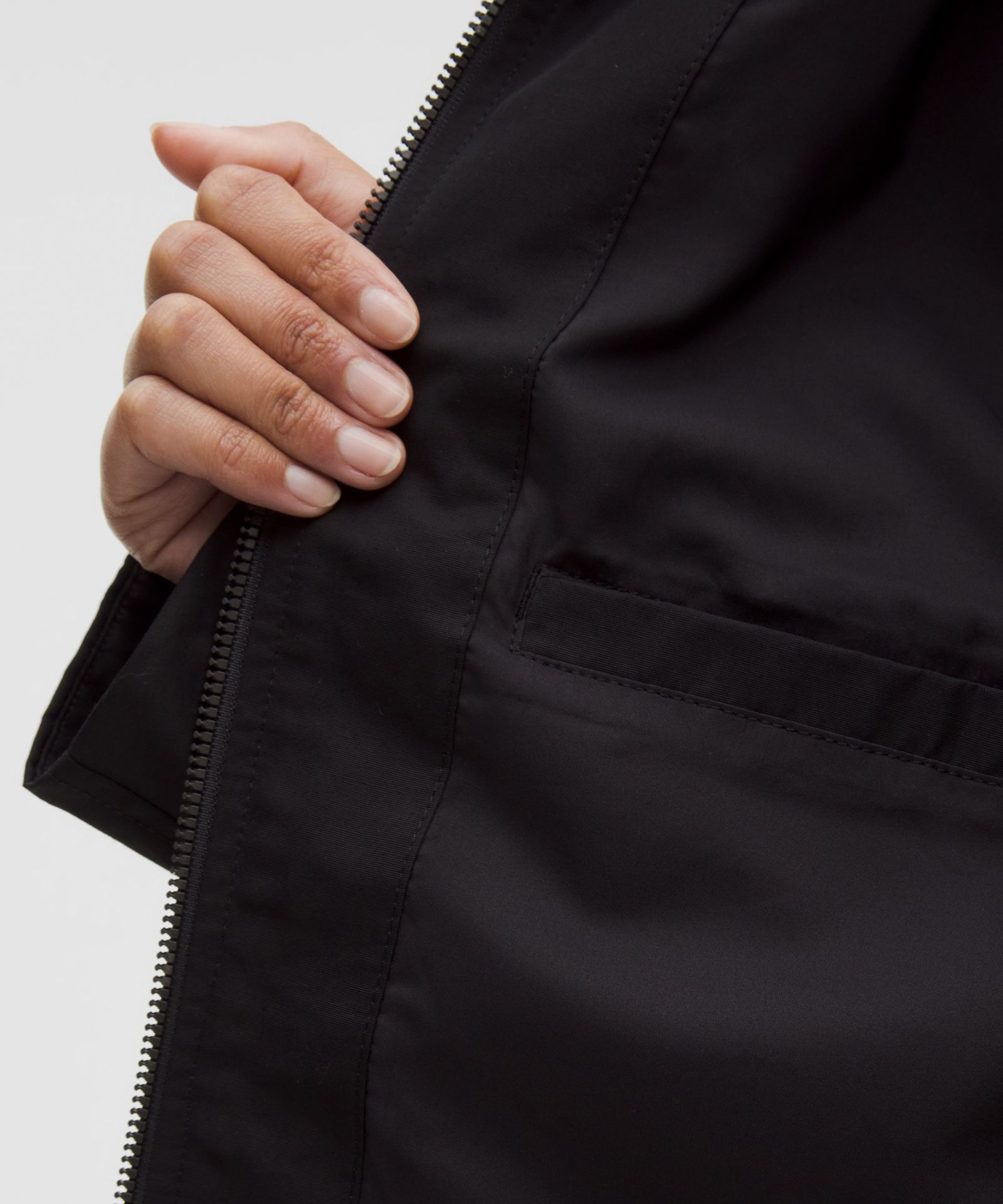 Женская укороченная куртка Lululemon с капюшоном, водоотталкивающая — фото 7
