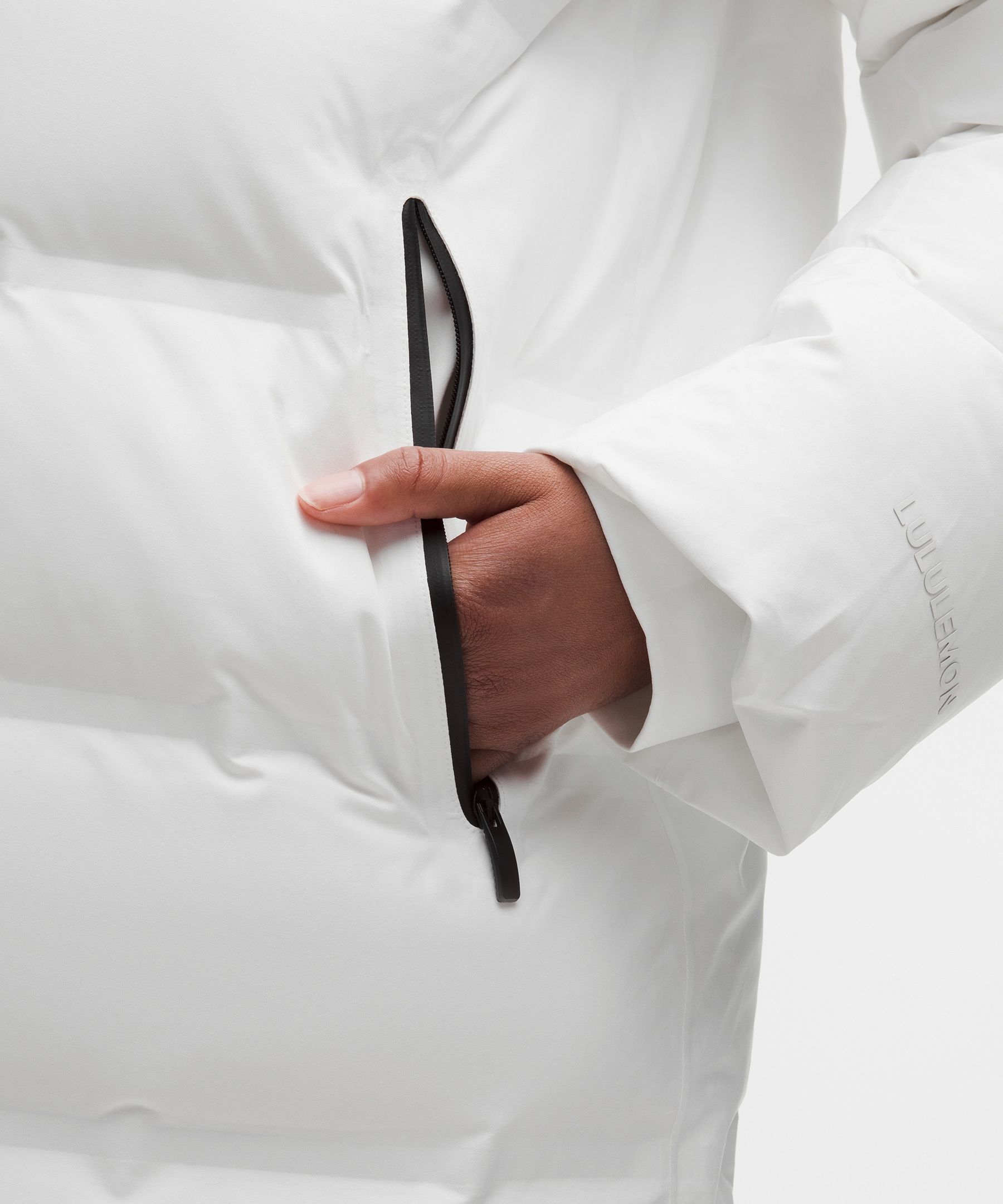 Lululemon 防水レインジャケットパ➖カーライトアイボリー色XS 未使用