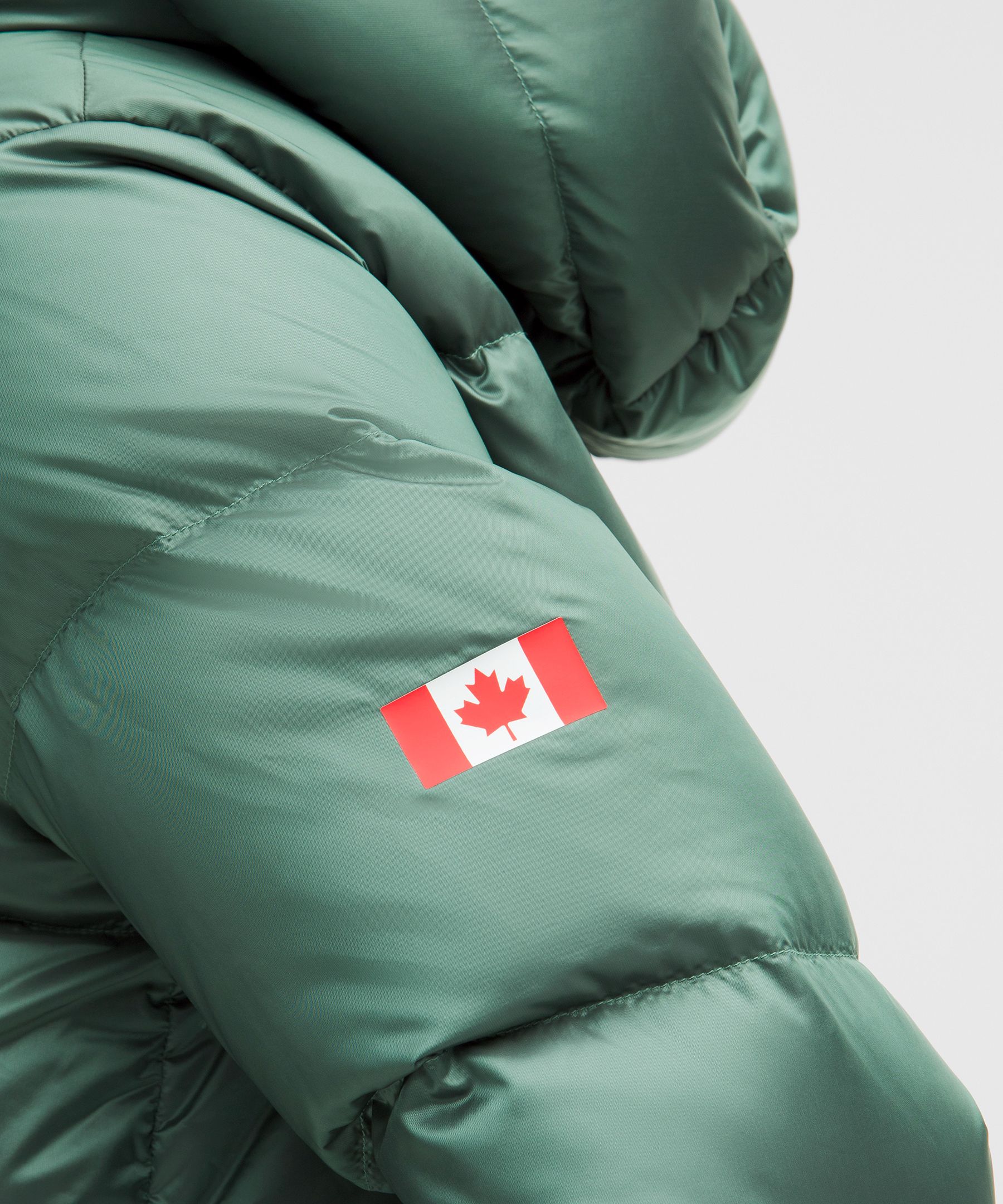 Team Canada Women's Wunder Puff Large-Hood Jacket Shine *CPC Logo