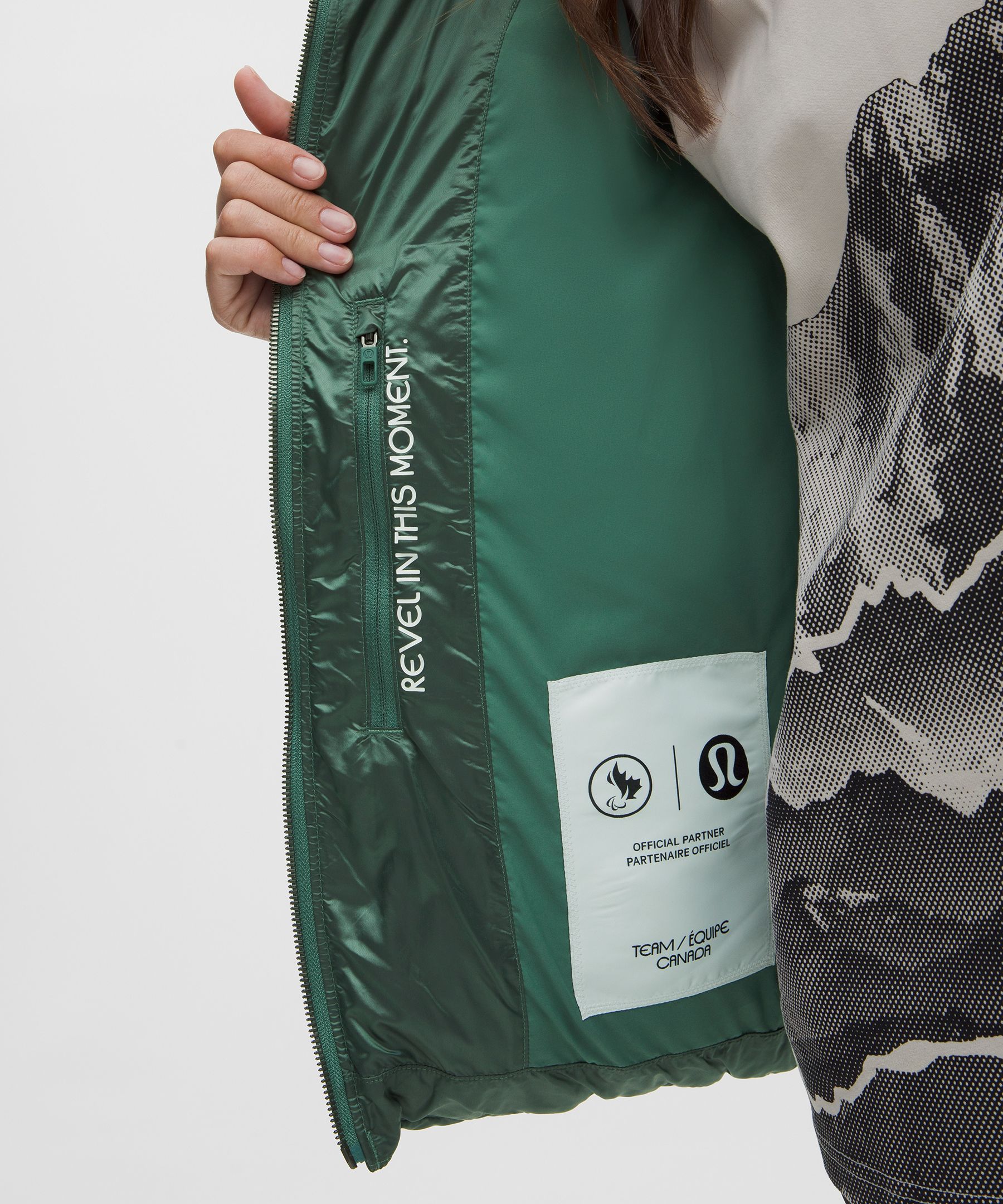 Team Canada Women's Wunder Puff Large-Hood Jacket Shine *CPC Logo