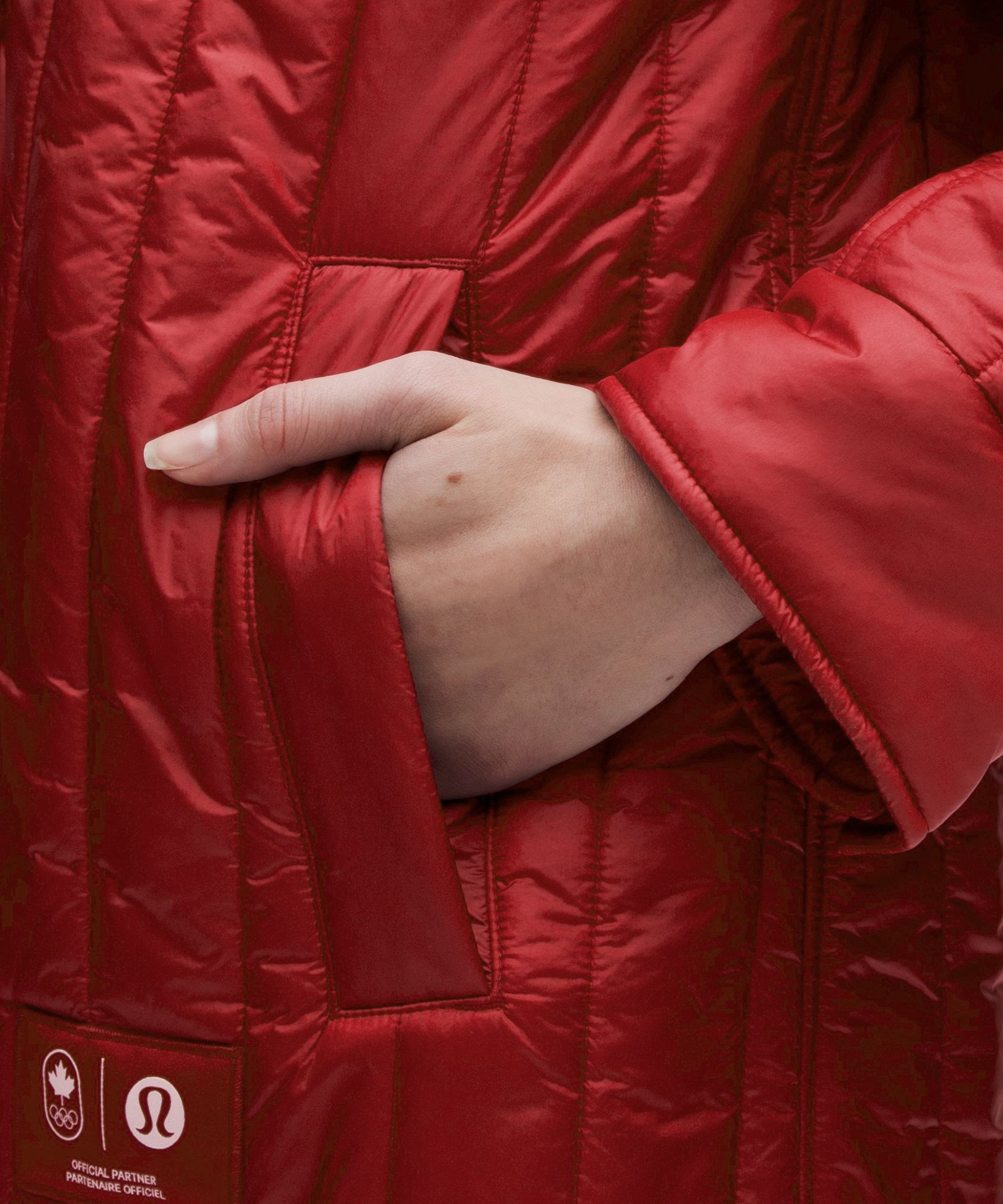 Женская утеплённая куртка-рубашка Lululemon Team Canada — фото 5