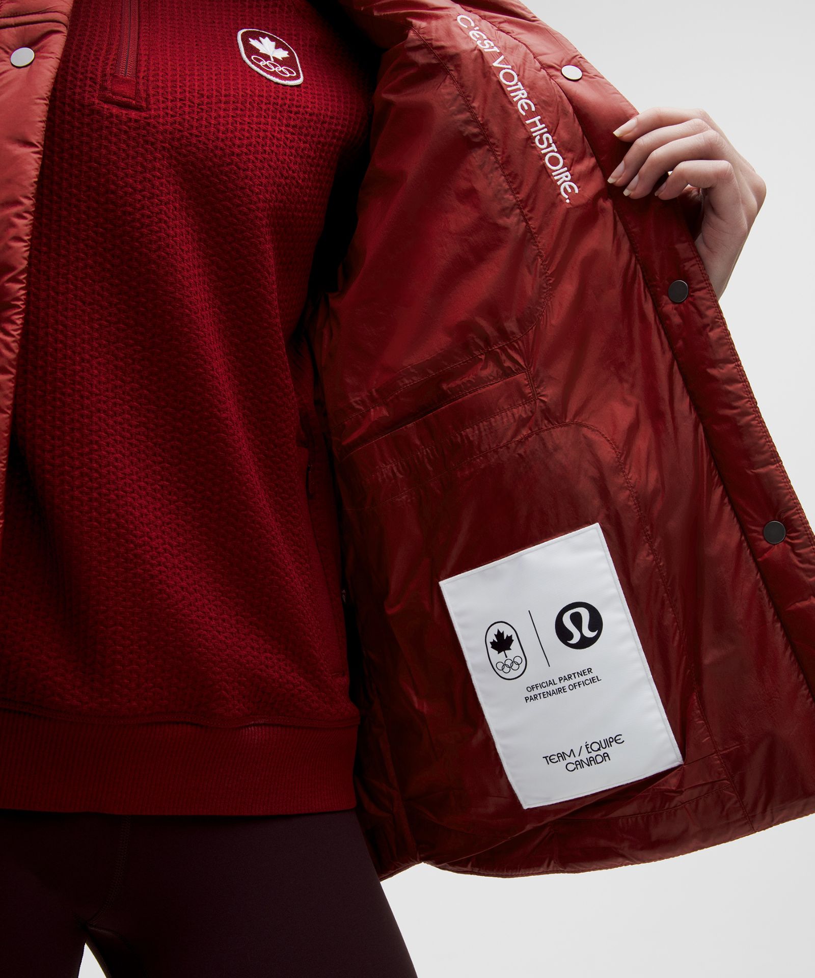 Женская утеплённая куртка-рубашка Lululemon Team Canada — фото 9