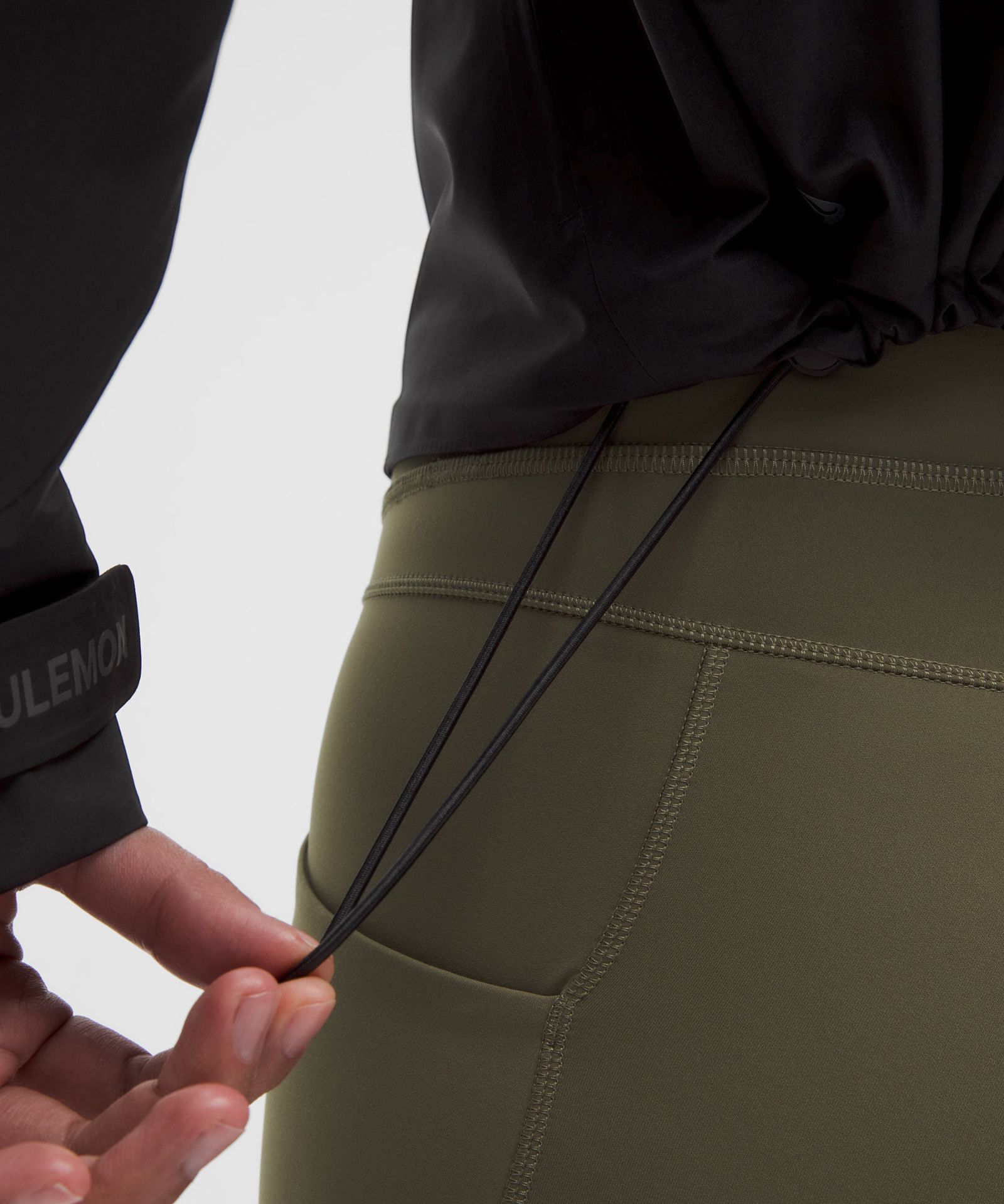Женская куртка Lululemon Rain Chaser — фото 6