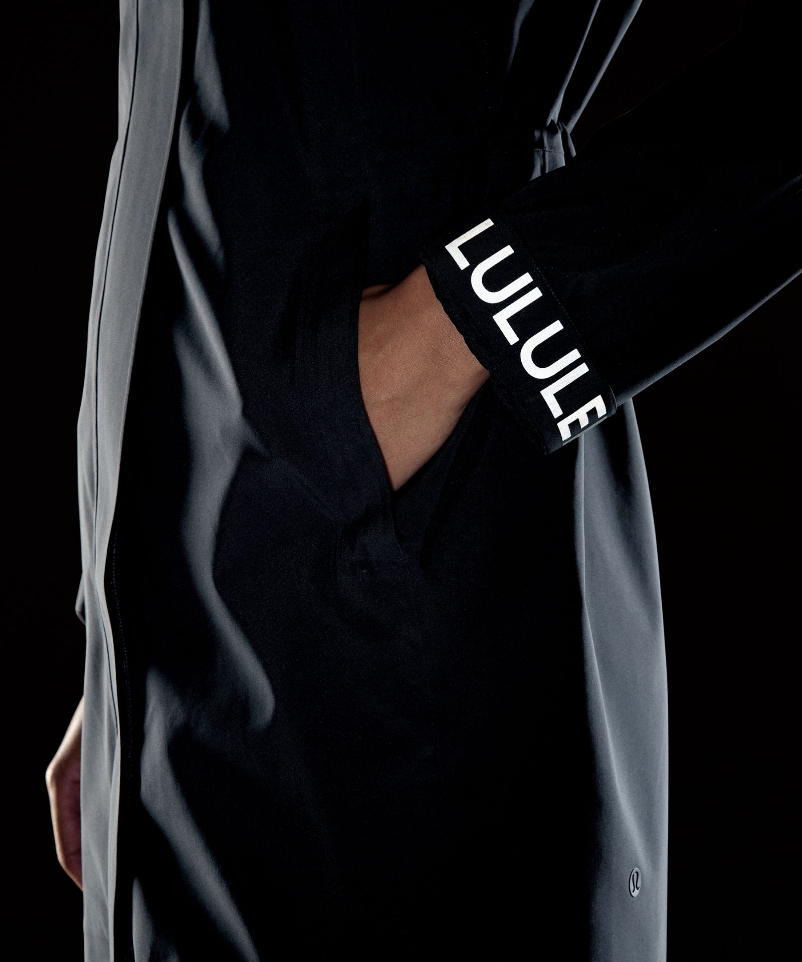 Женская куртка Lululemon Rain Rebel — фото 8