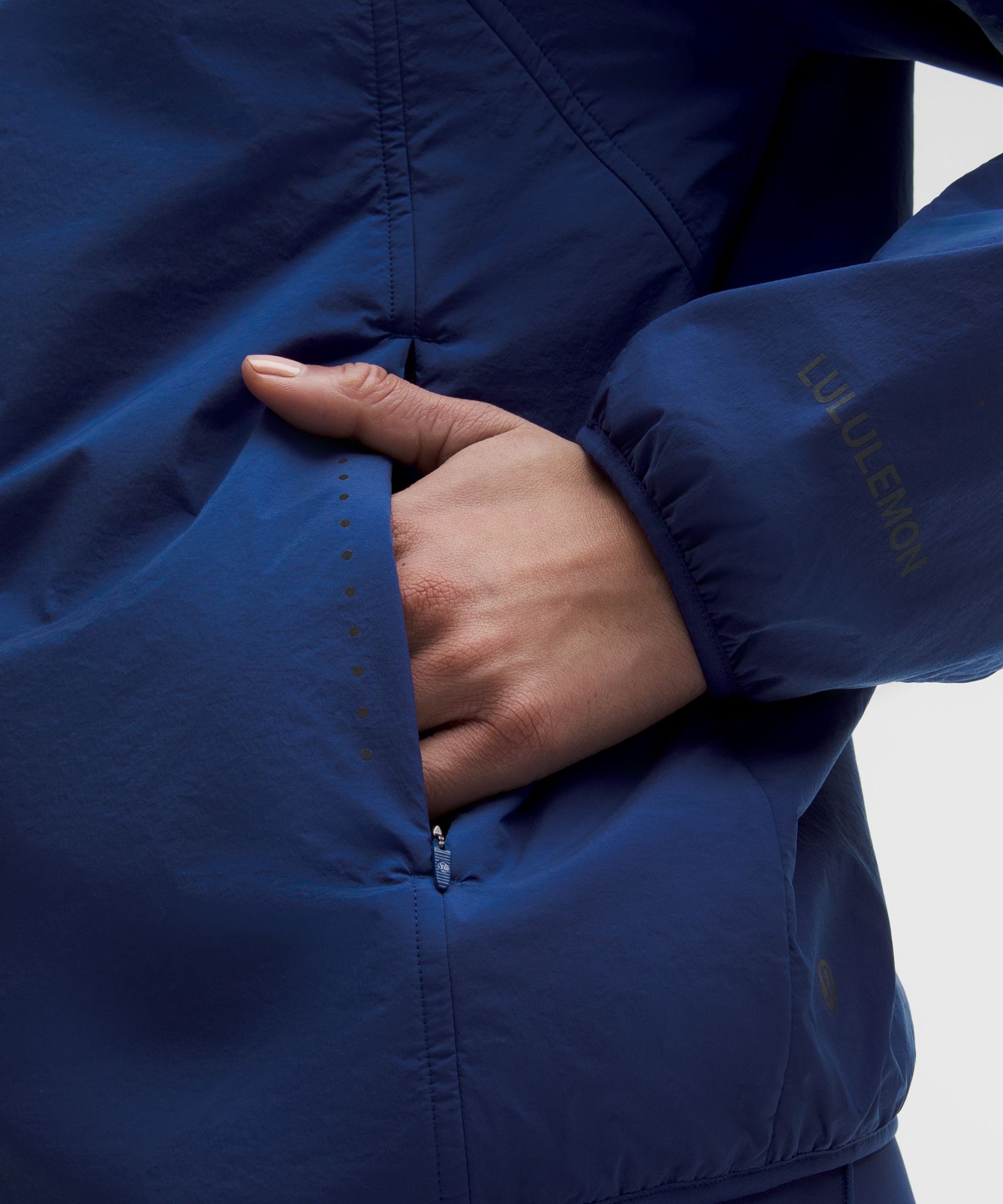 Женская беговая куртка Lululemon Insulated с утеплением — фото 5