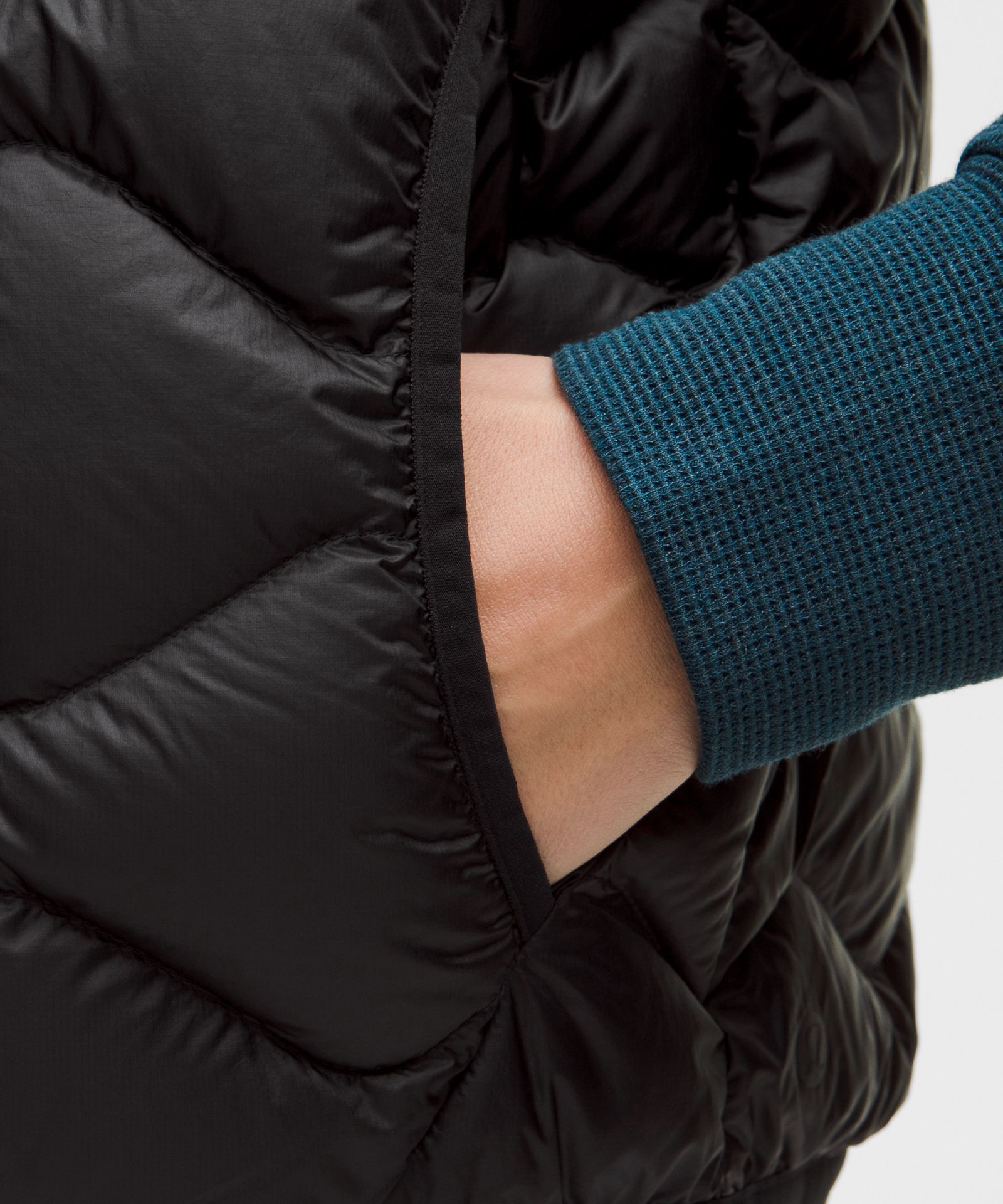Женский пуховый жилет Lululemon Featherweight 900-Down-Fill — фото 5