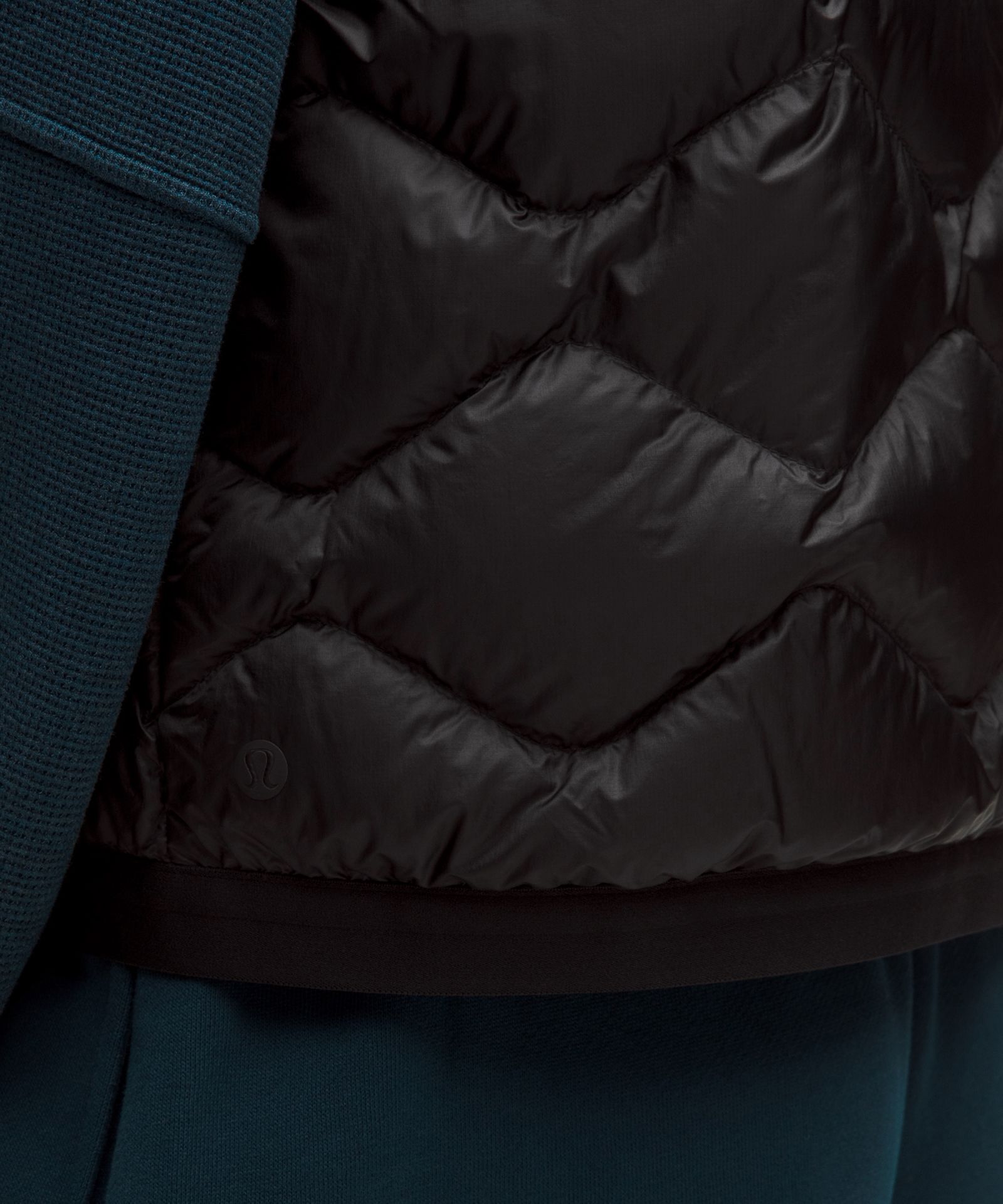 Женский пуховый жилет Lululemon Featherweight 900-Down-Fill — фото 6