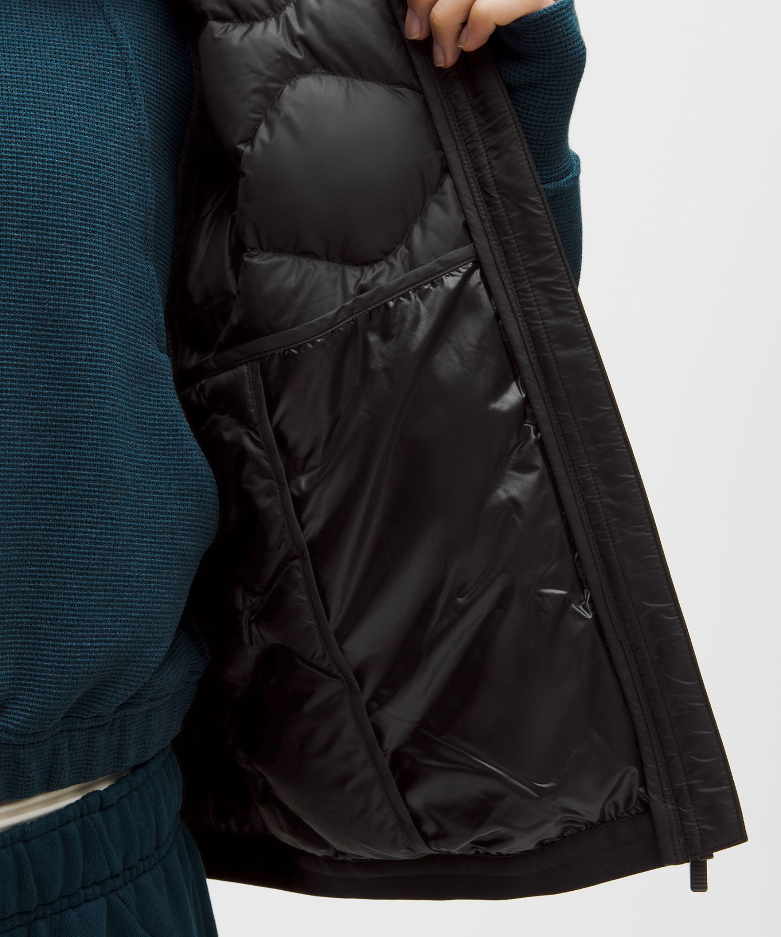 Женский пуховый жилет Lululemon Featherweight 900-Down-Fill — фото 7