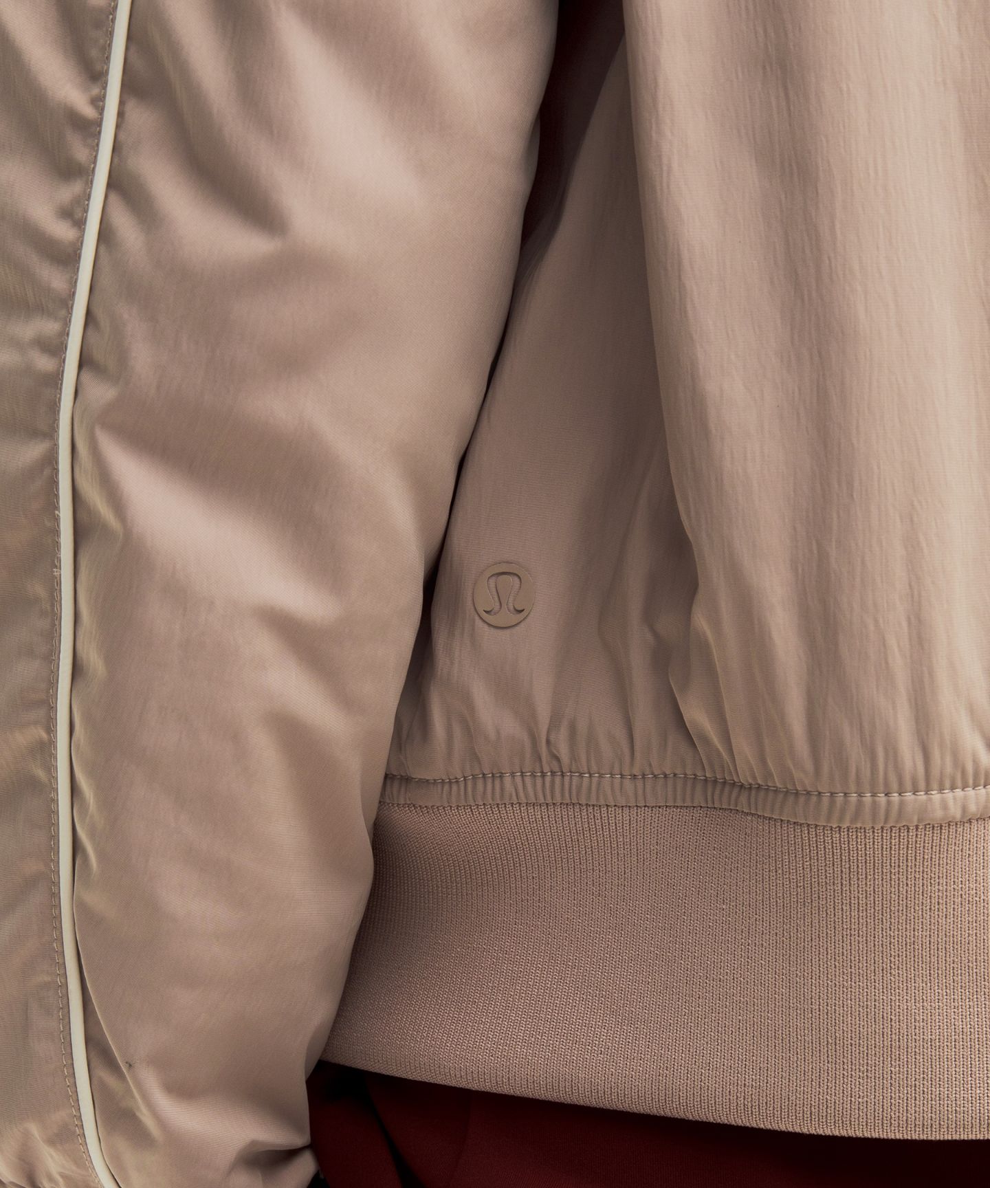 Женская куртка Lululemon Collegiate Bomber, цвет: Nutmeg / Светлая слоновая кость — фото 7