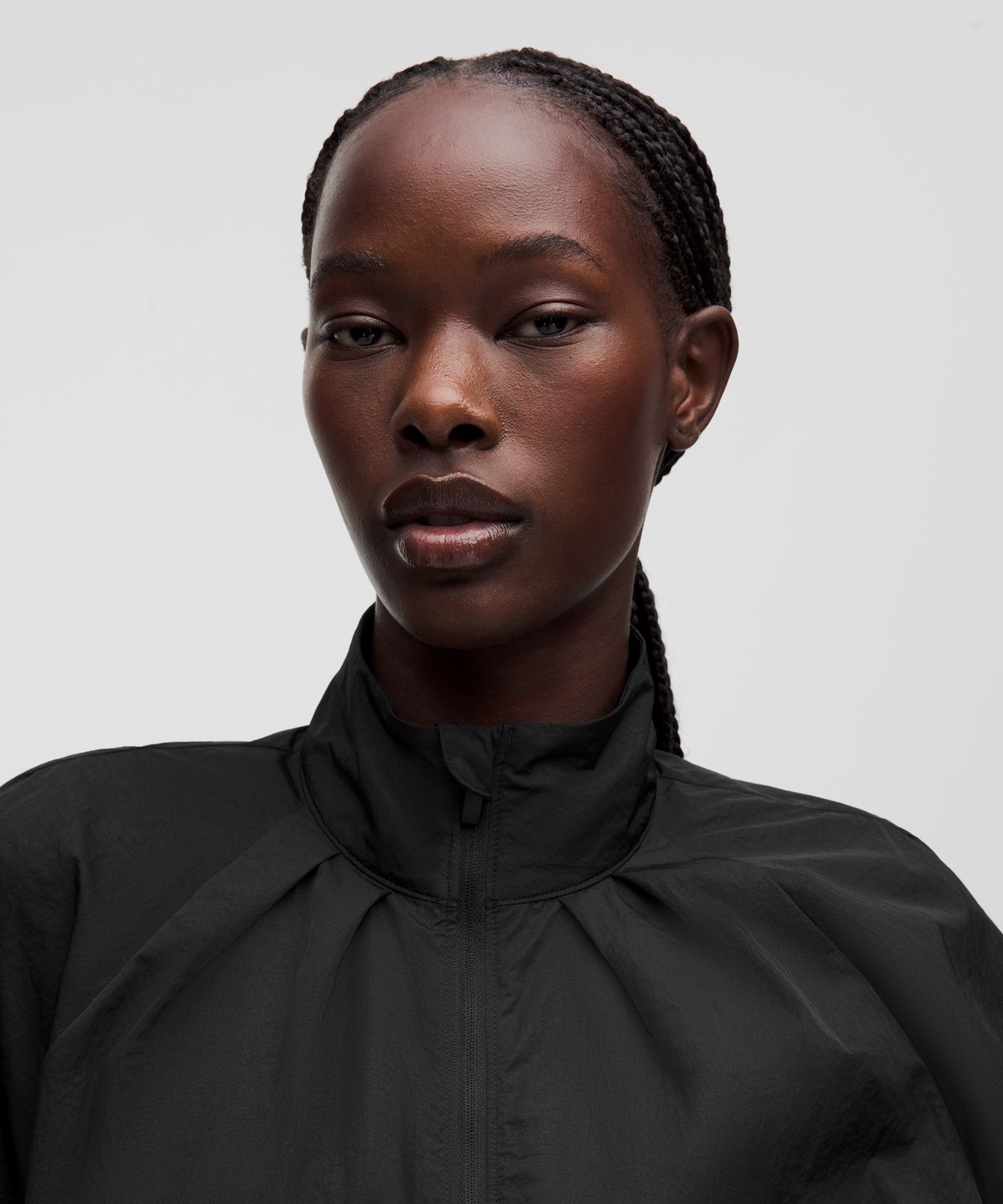 Женская трековая куртка Lululemon Lightweight Pleated — фото 4