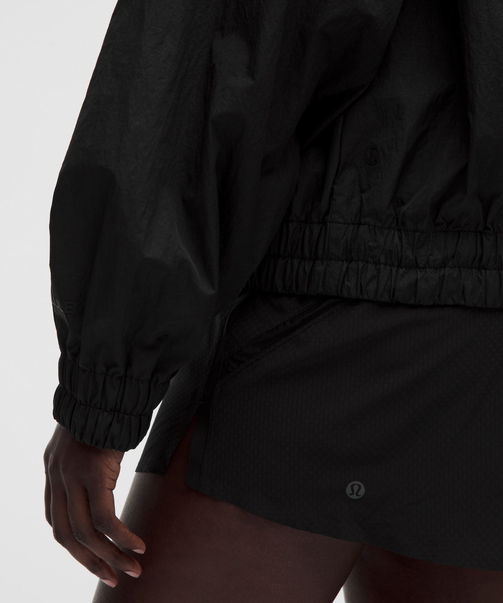 Женская трековая куртка Lululemon Lightweight Pleated — фото 6