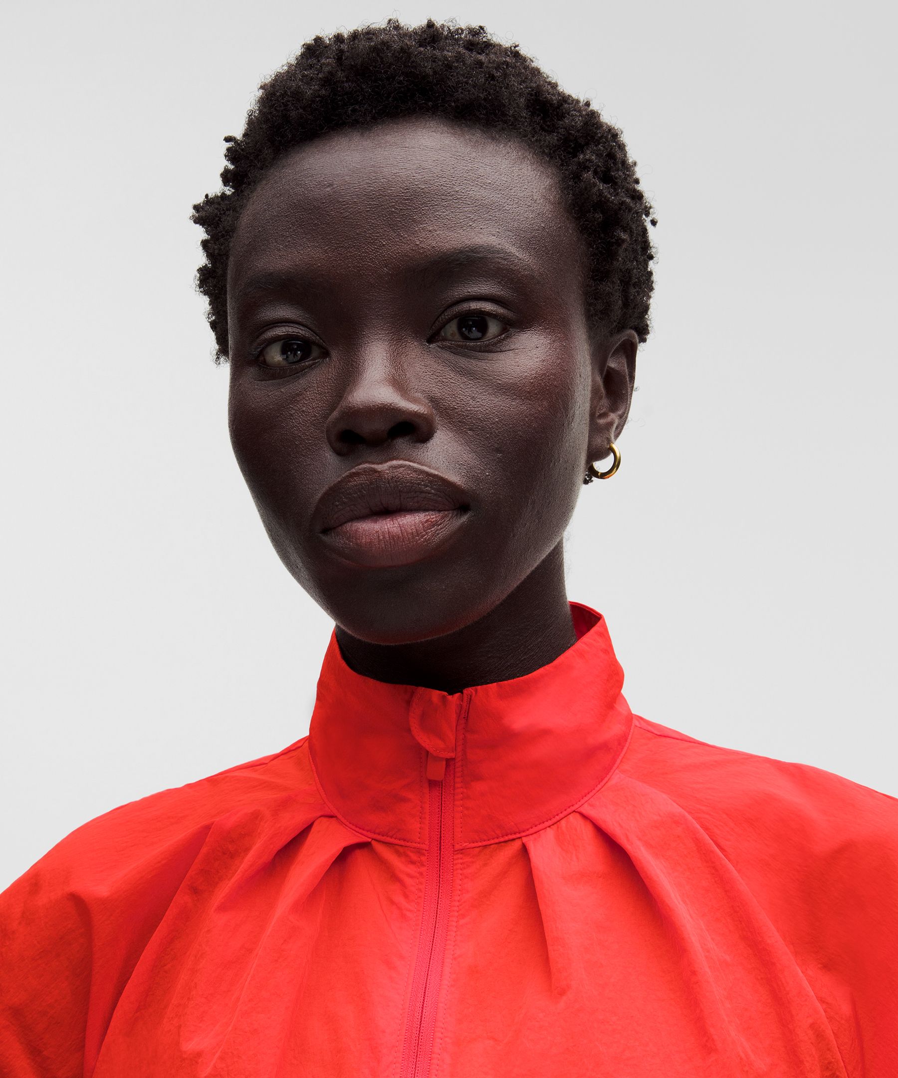 Veste de surv&ecirc;tement l&eacute;g&egrave;re &agrave; plis