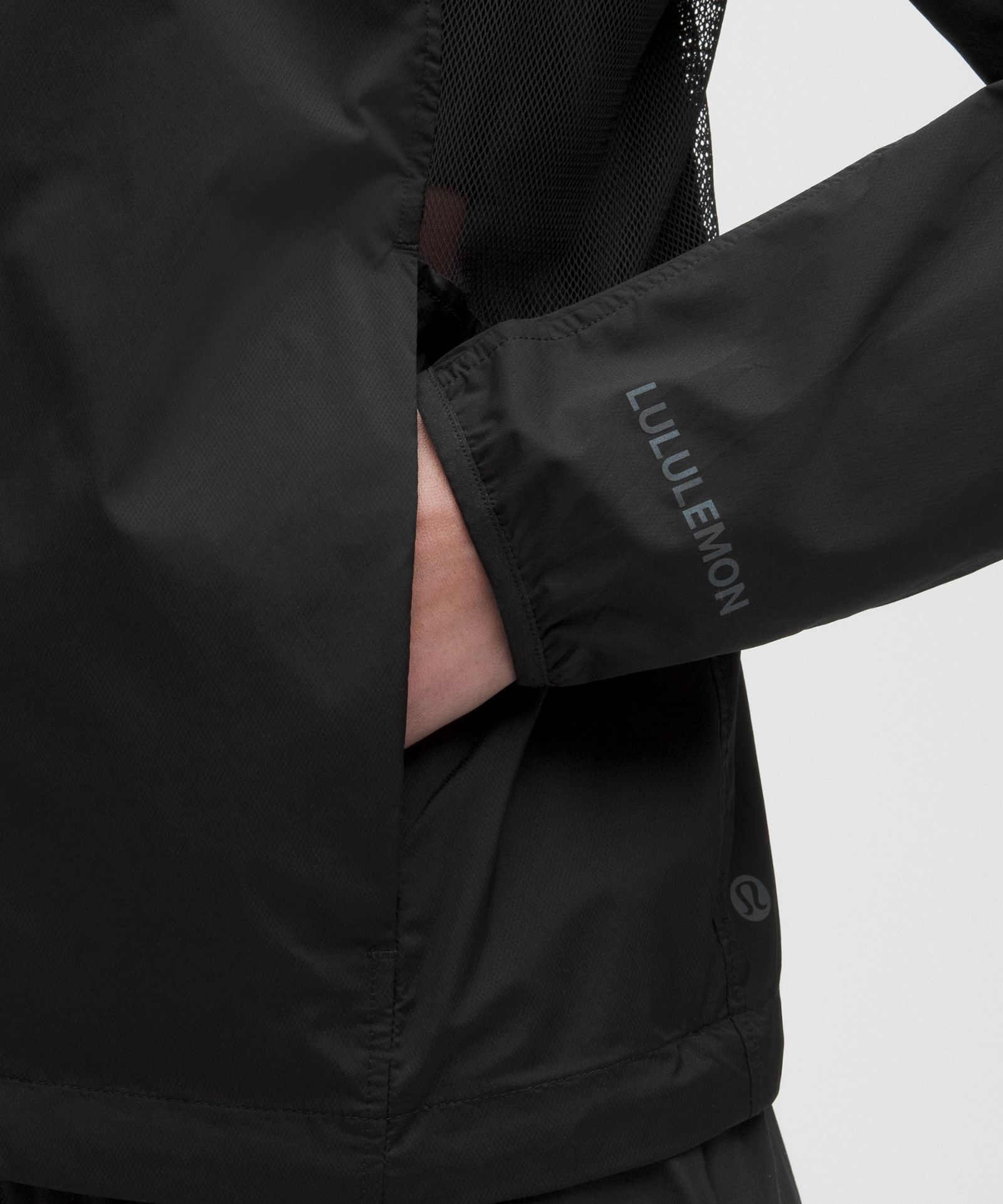 Женская беговая куртка Lululemon Ventilated Packable — фото 5