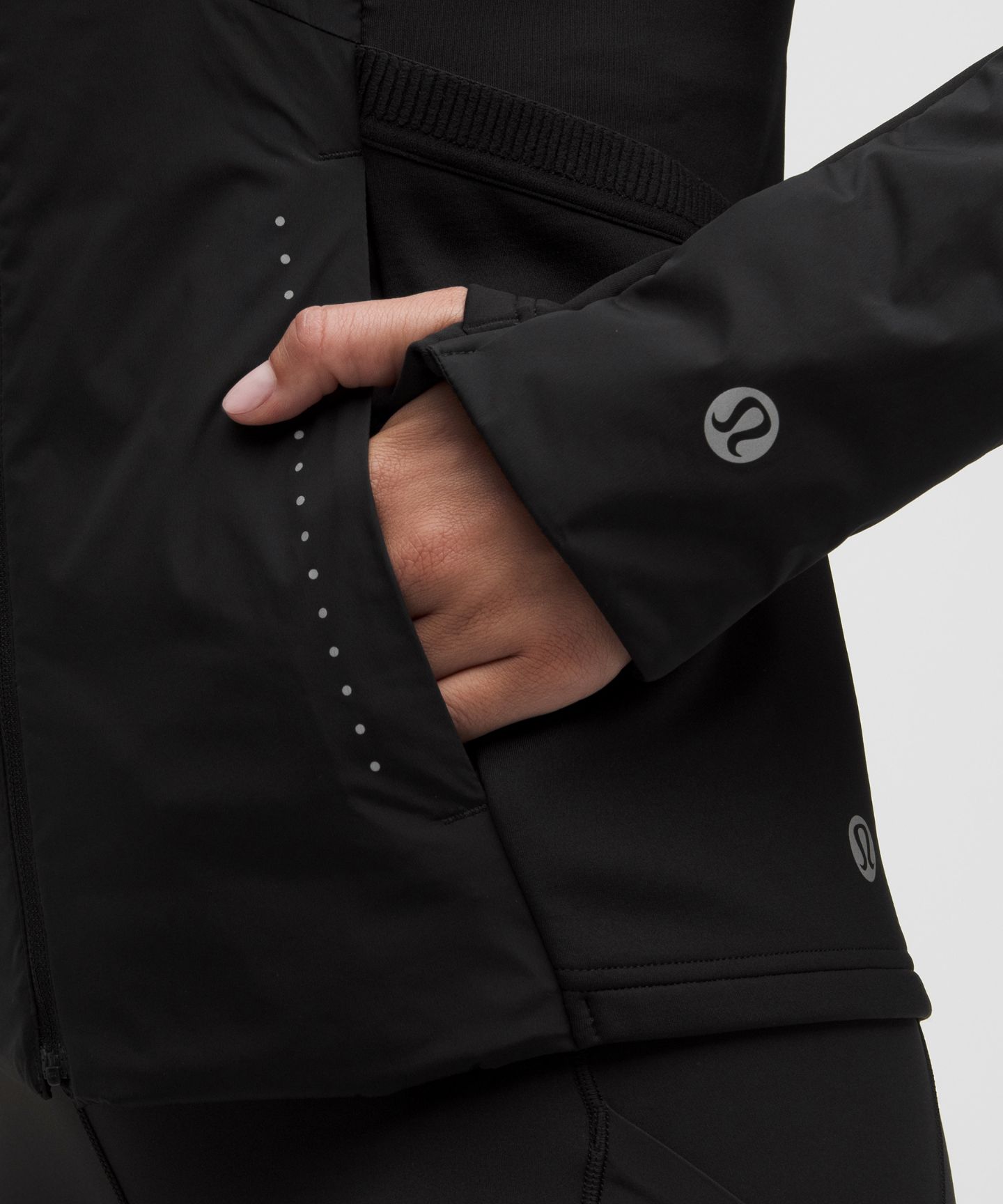 Женская куртка Lululemon Down for It All Running, цвет: Чёрный — фото 5