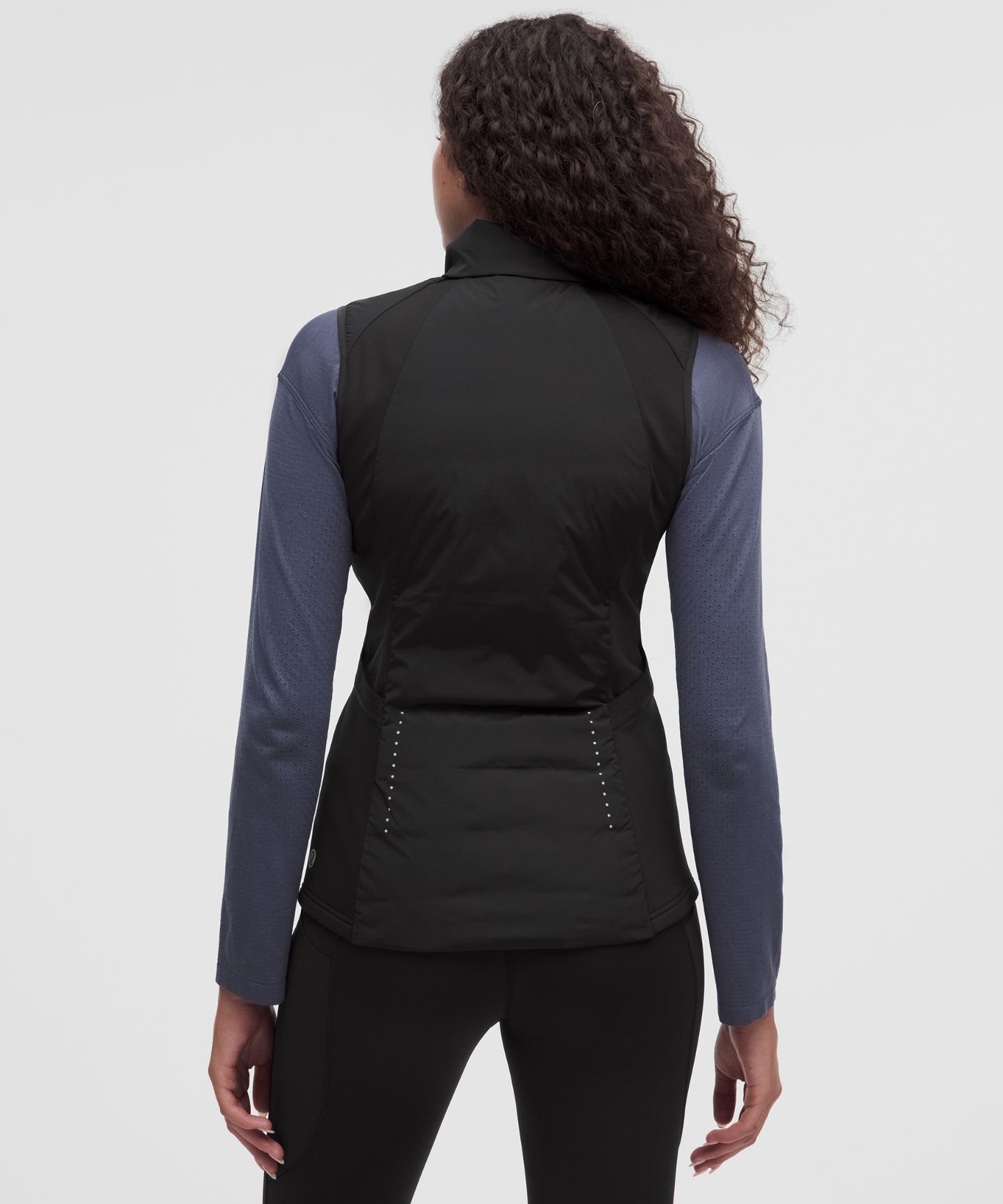 Женский жилет Lululemon Down for It All Running Vest, цвет: Чёрный — фото 3